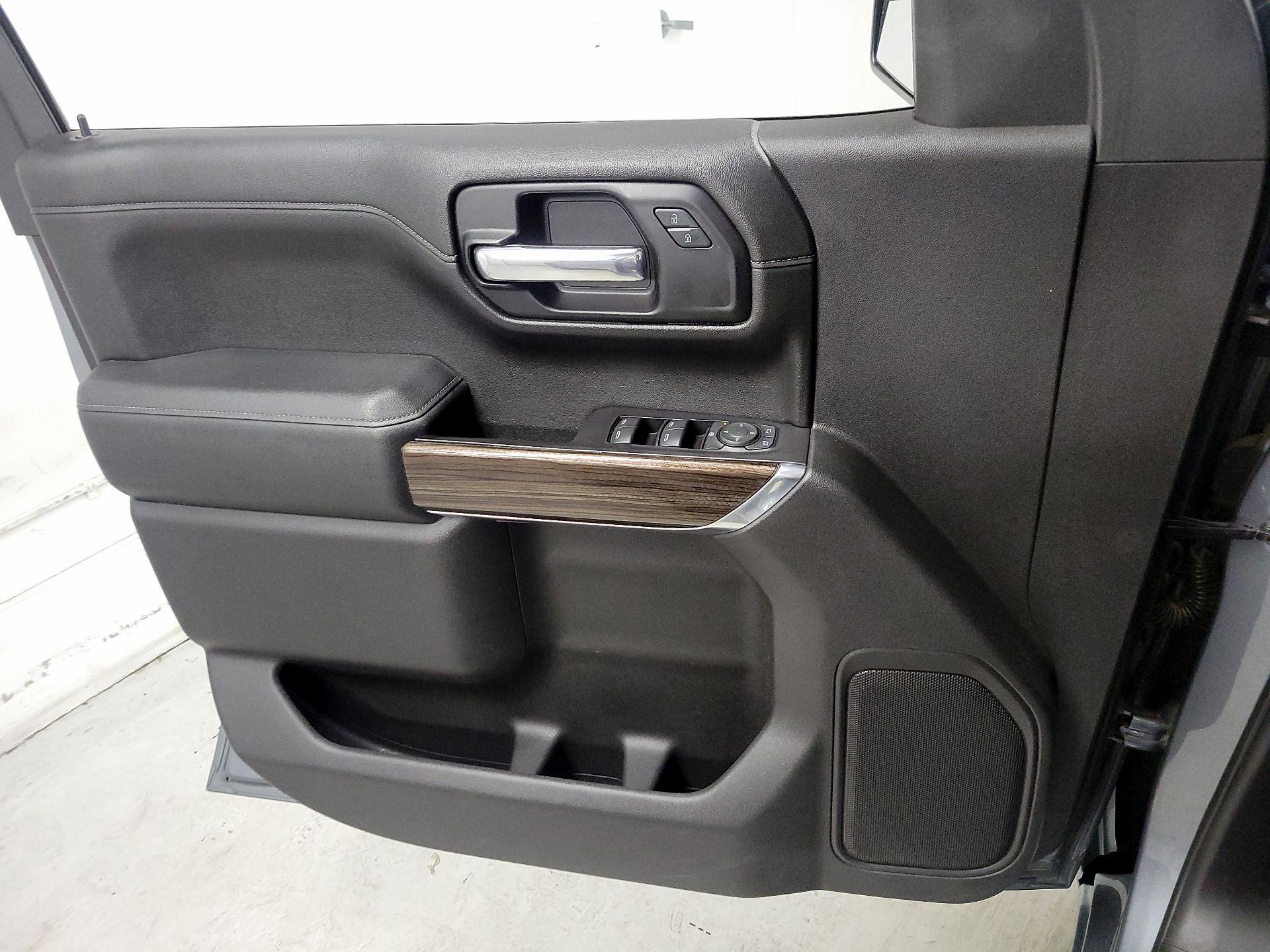 Thumbnail: 2019 Chevrolet Silverado 1500 - 12