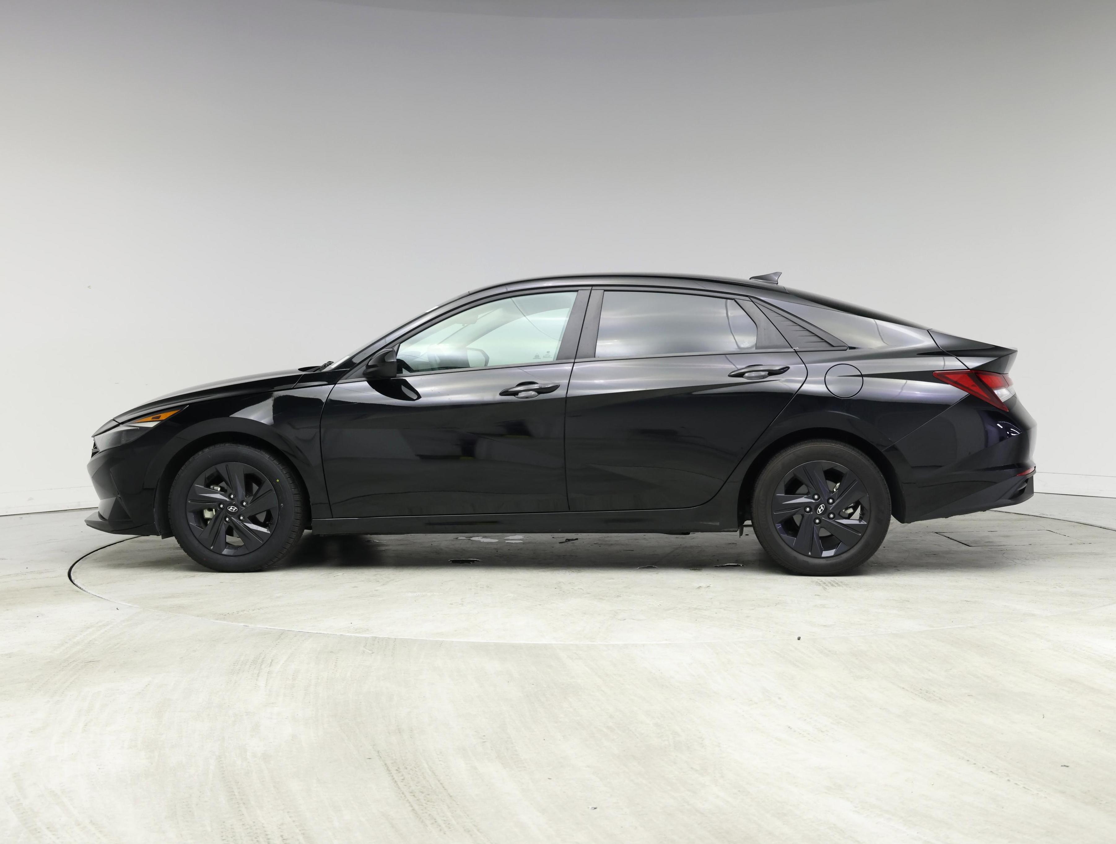 Thumbnail: 2023 Hyundai Elantra - 3