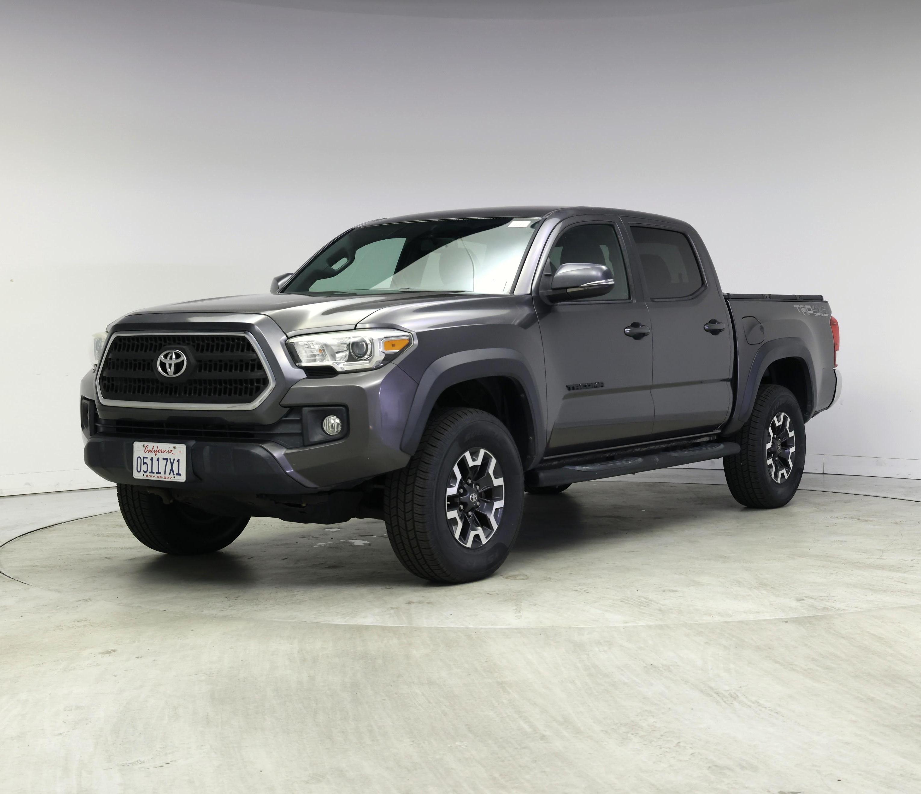 Thumbnail: 2016 Toyota Tacoma - 4