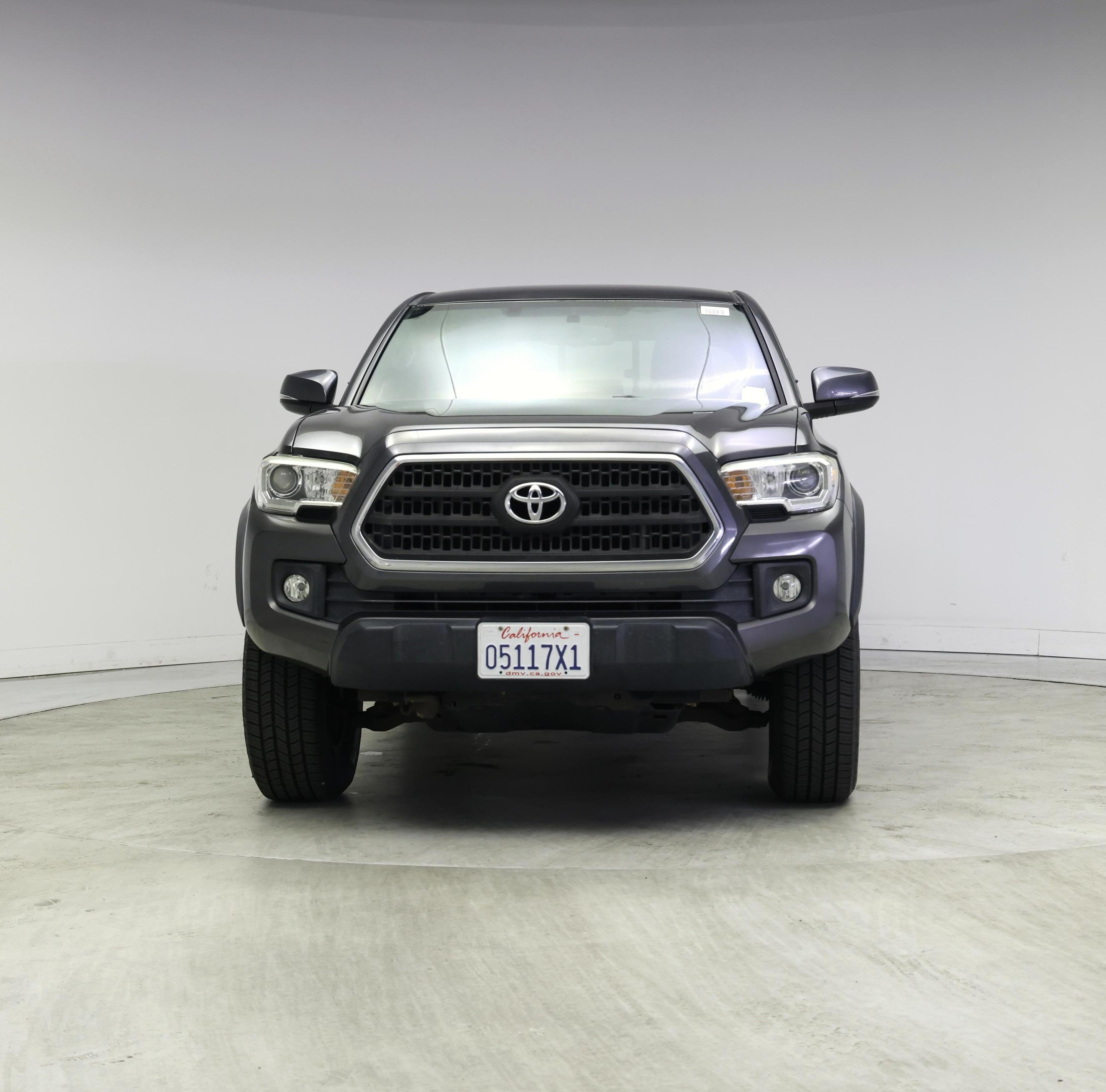 Thumbnail: 2016 Toyota Tacoma - 5