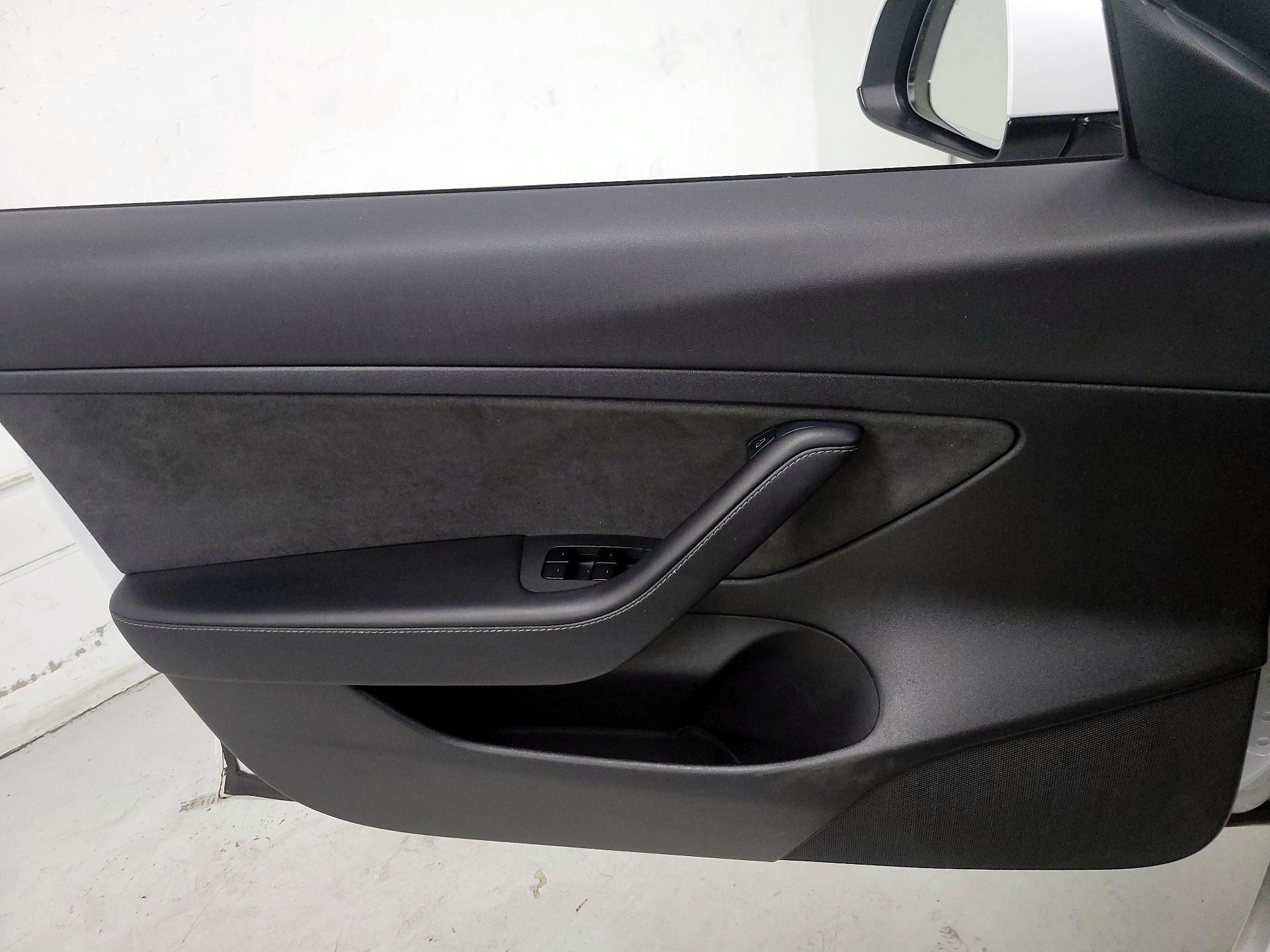 Thumbnail: 2021 Tesla Model 3 - 12