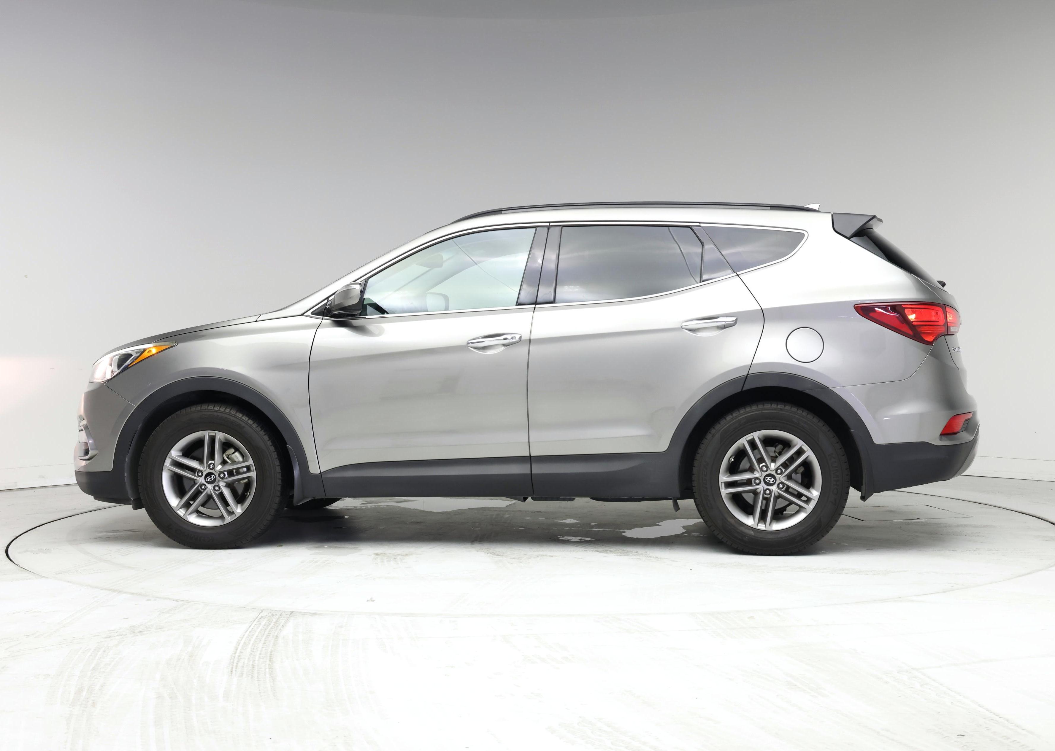 Thumbnail: 2017 Hyundai Santa Fe - 3