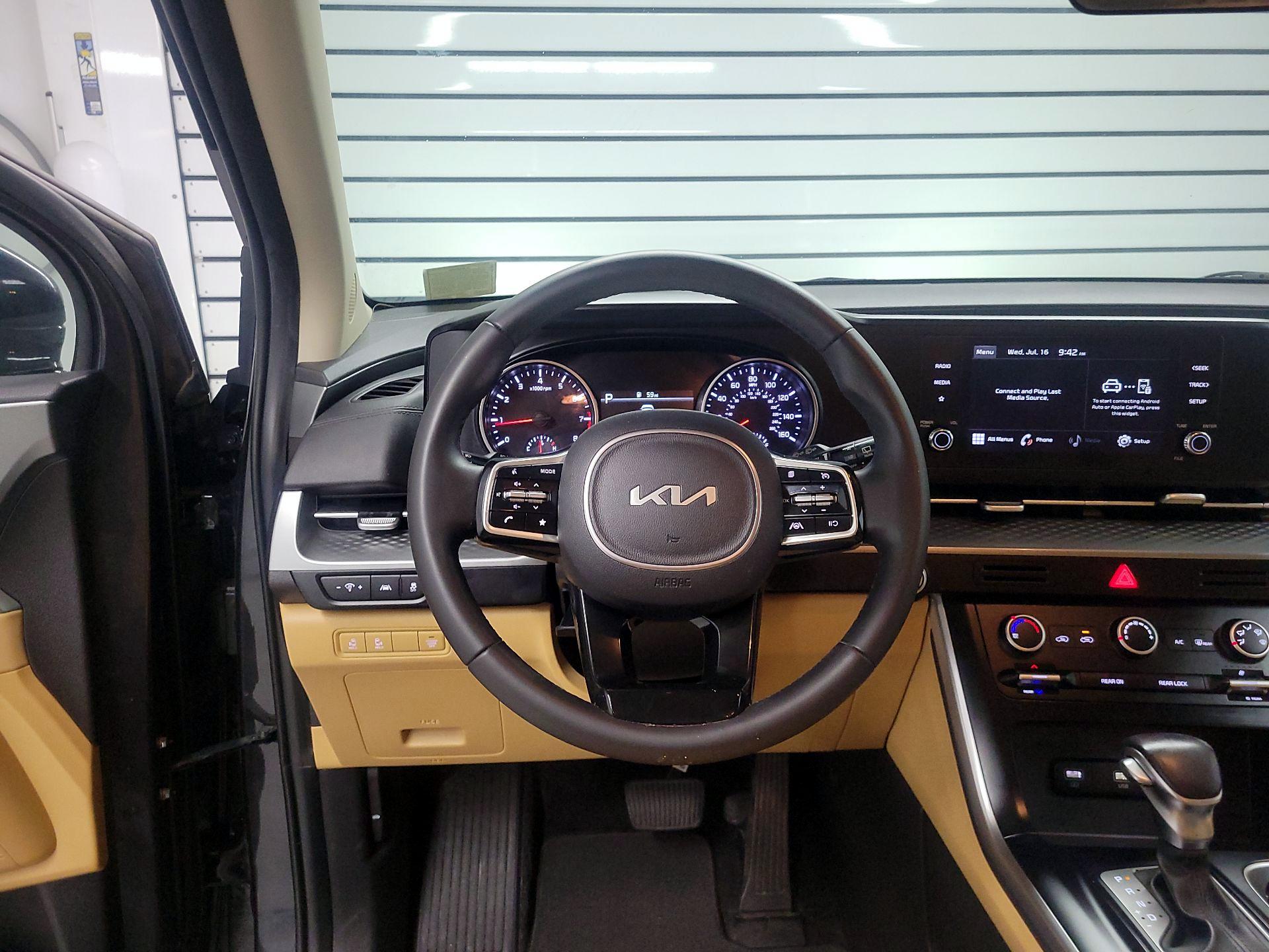 Thumbnail: 2022 Kia Carnival - 10