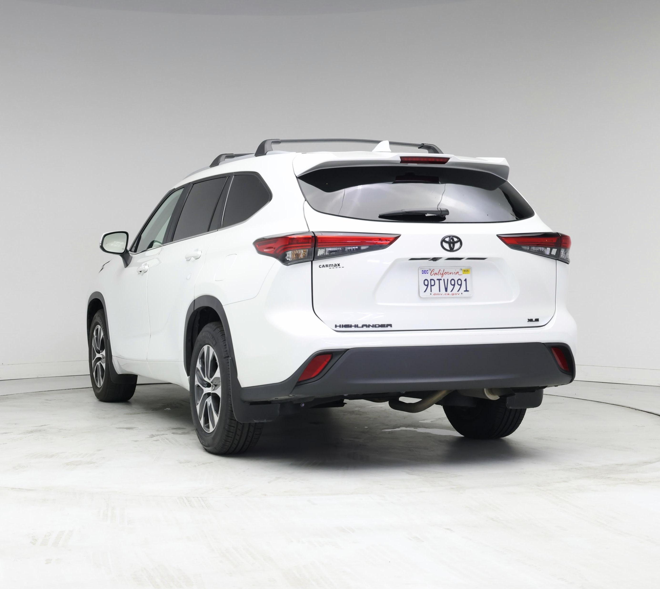 Thumbnail: 2023 Toyota Highlander - 2