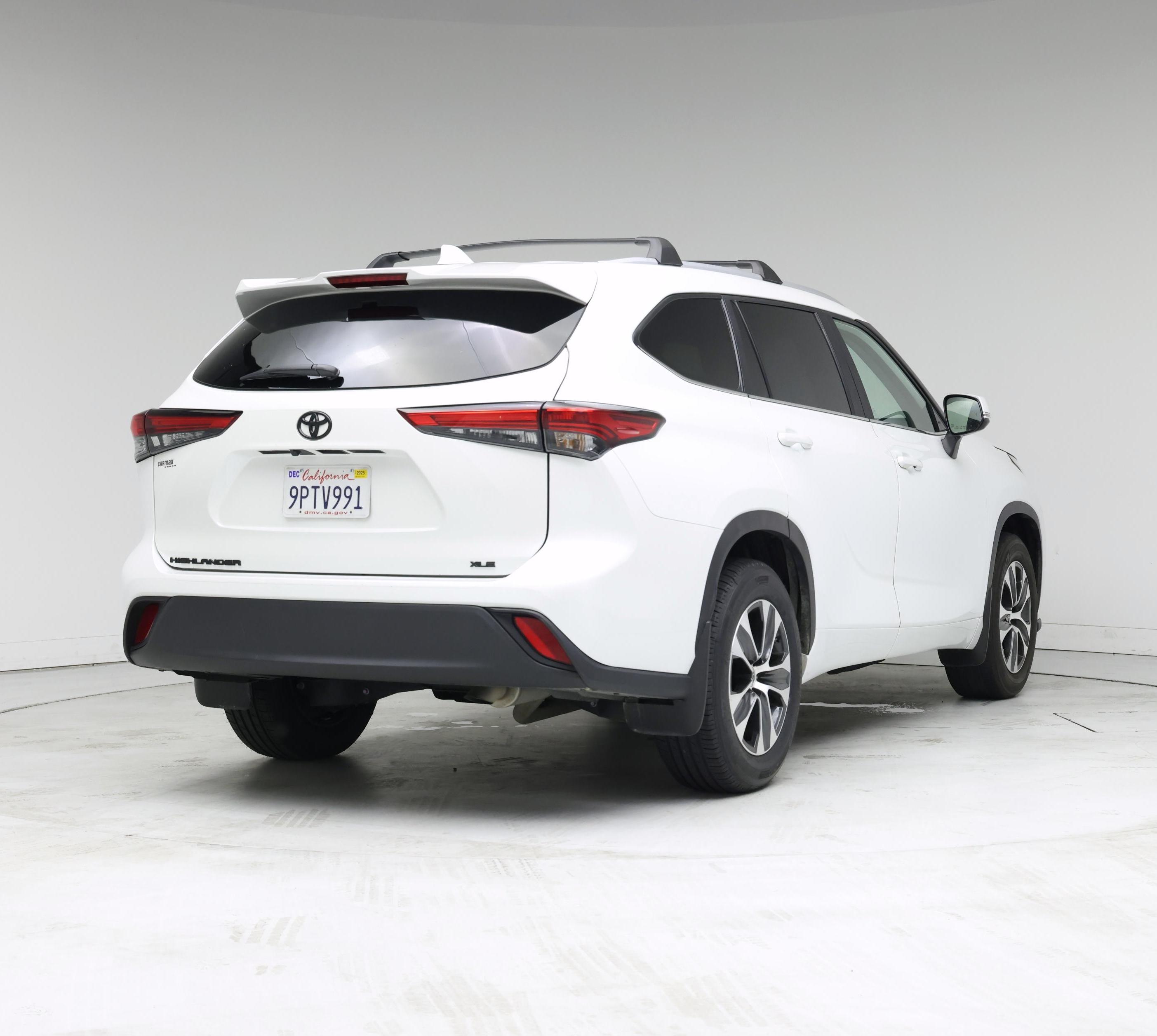 Thumbnail: 2023 Toyota Highlander - 8