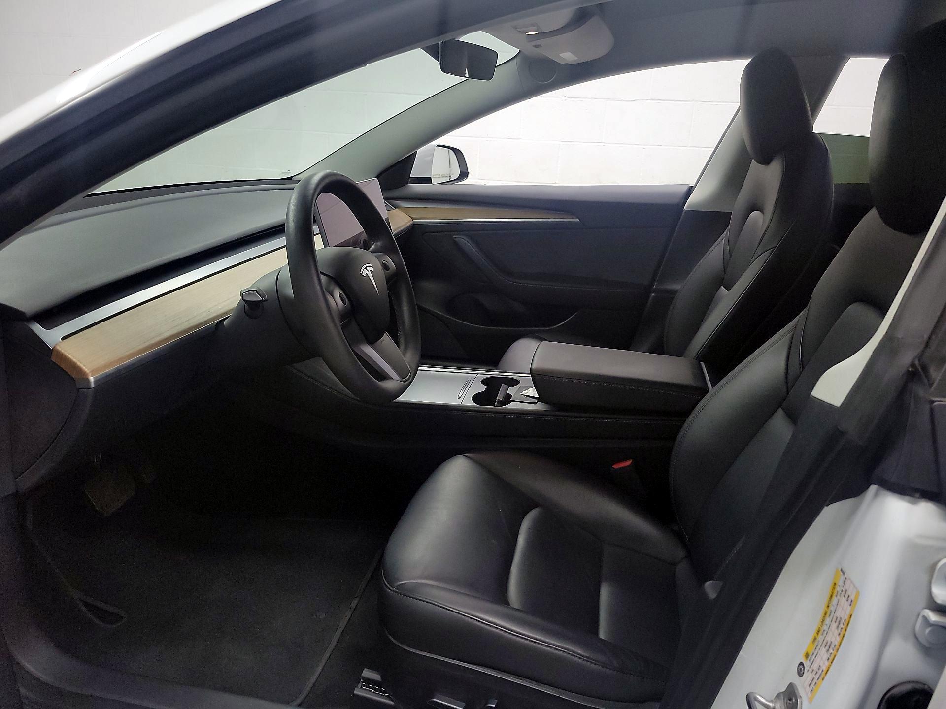 Thumbnail: 2022 Tesla Model 3 - 11
