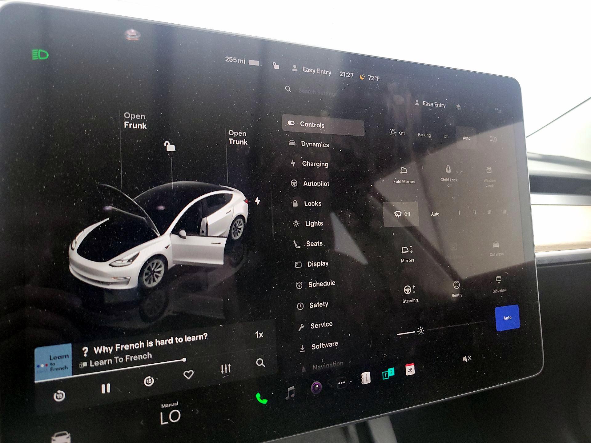 Thumbnail: 2022 Tesla Model 3 - 14
