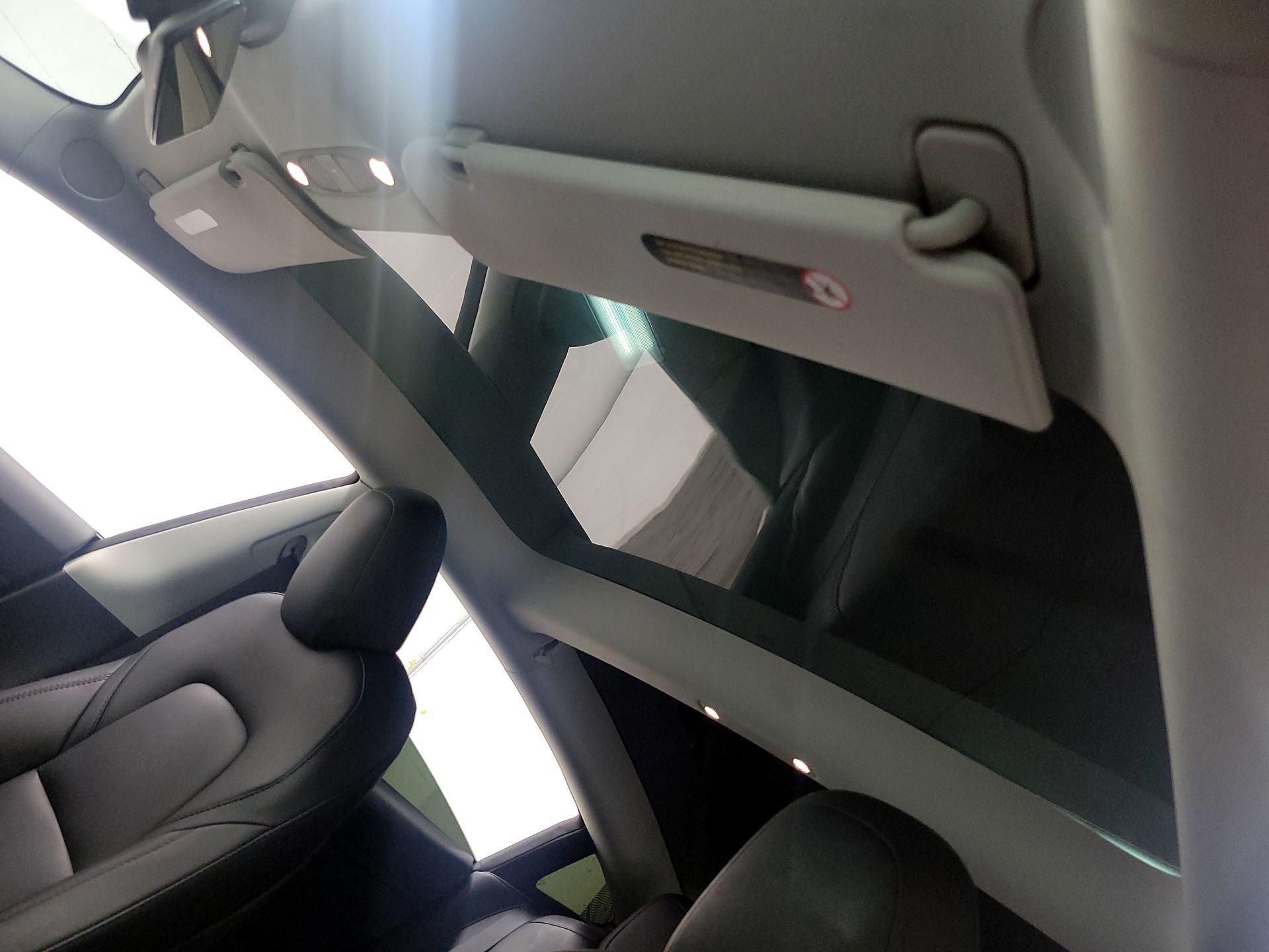 Thumbnail: 2022 Tesla Model 3 - 17