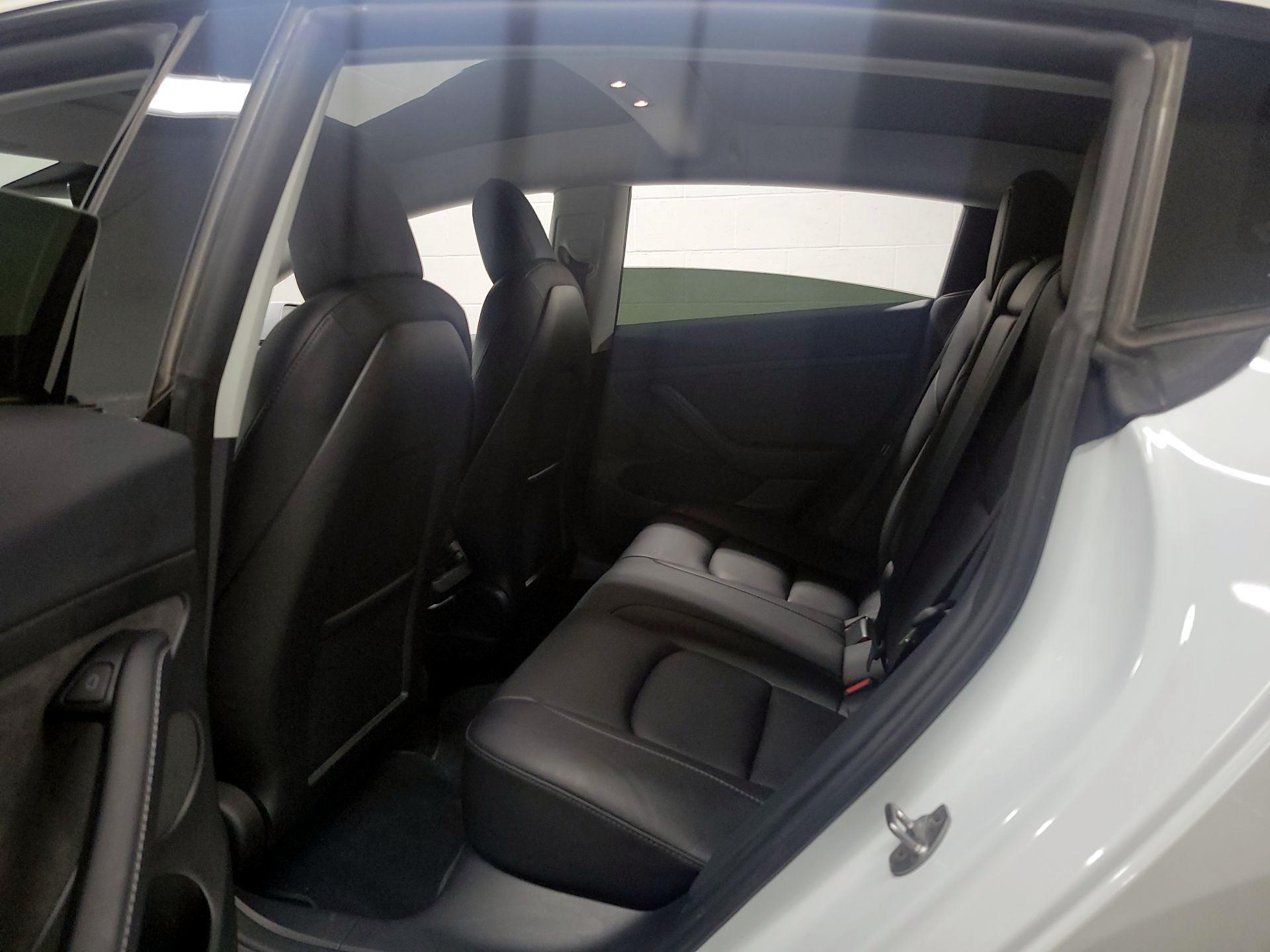 Thumbnail: 2022 Tesla Model 3 - 18
