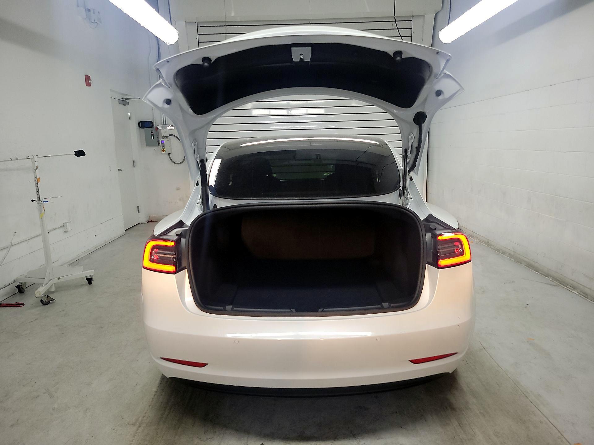 Thumbnail: 2022 Tesla Model 3 - 19