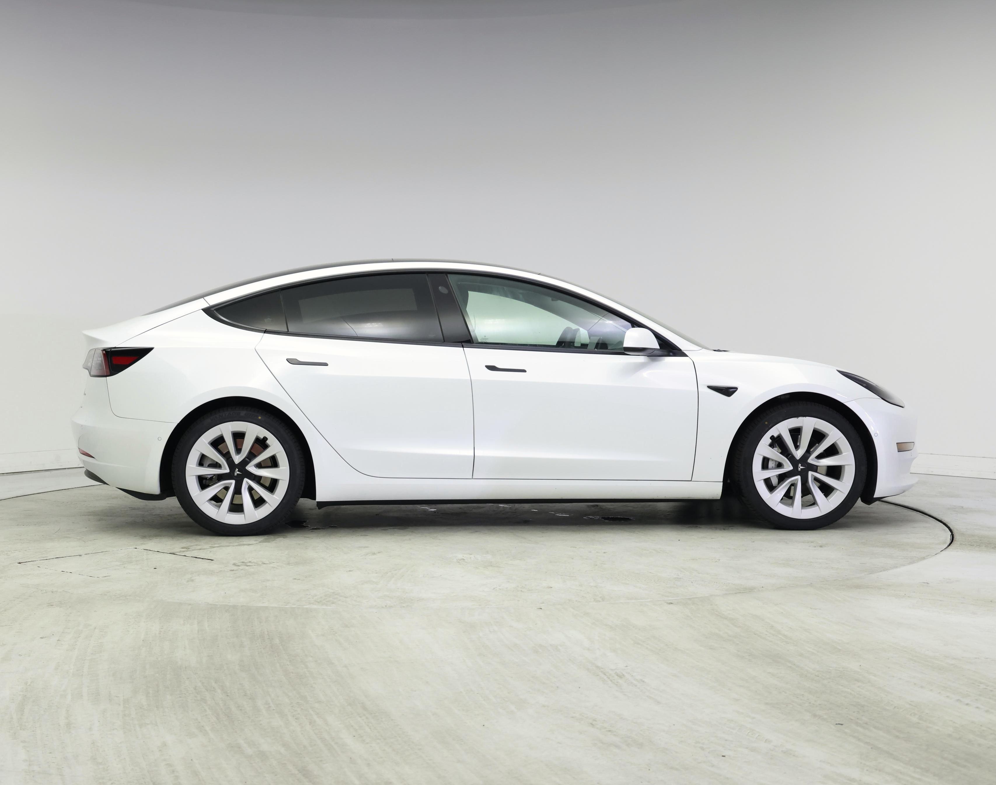 Thumbnail: 2022 Tesla Model 3 - 7
