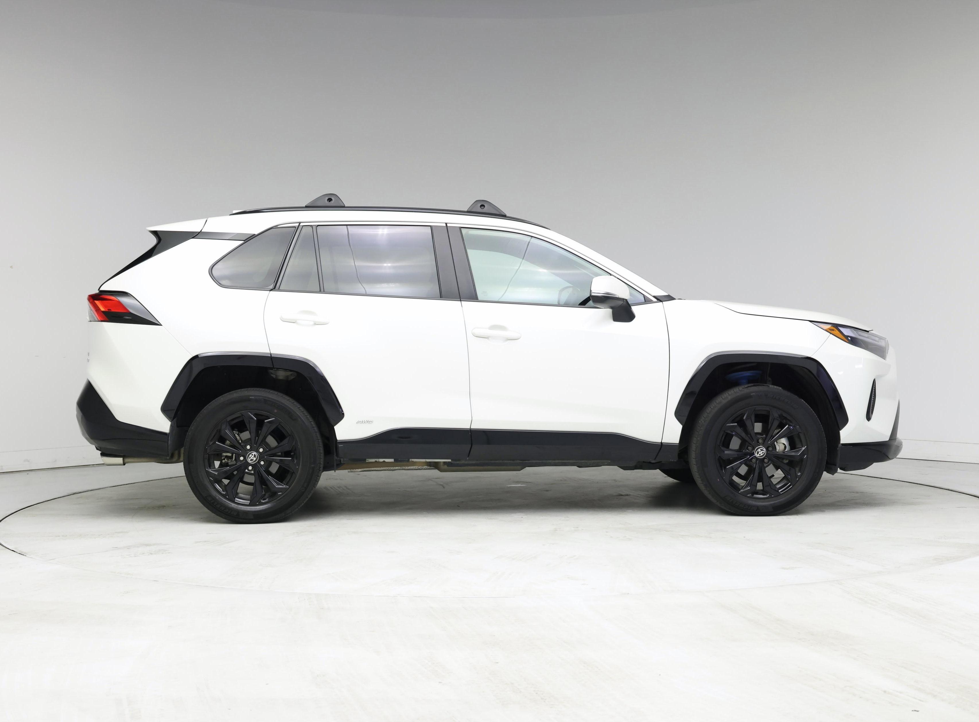 Thumbnail: 2022 Toyota RAV4 - 7