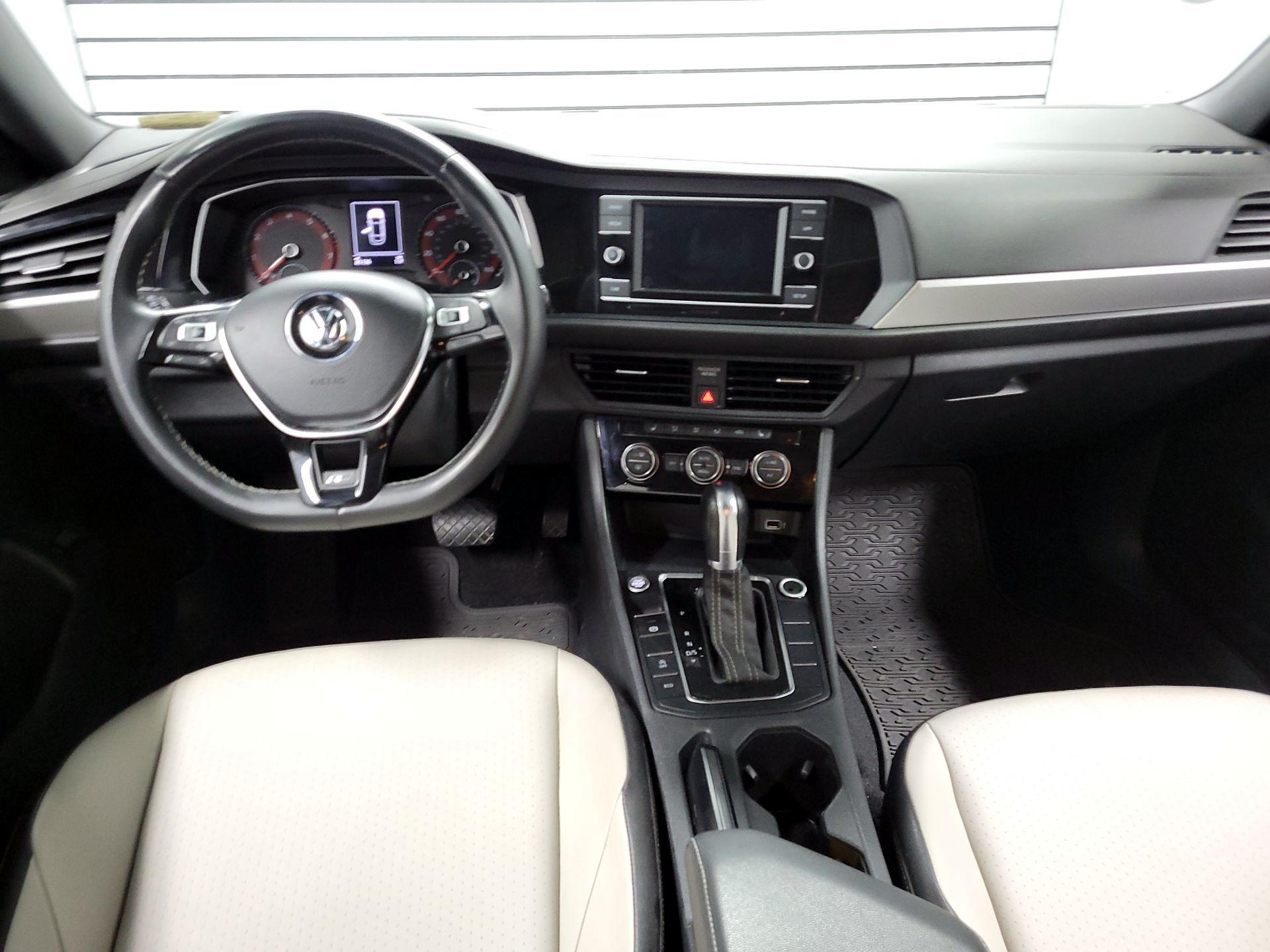 Thumbnail: 2019 Volkswagen Jetta - 9