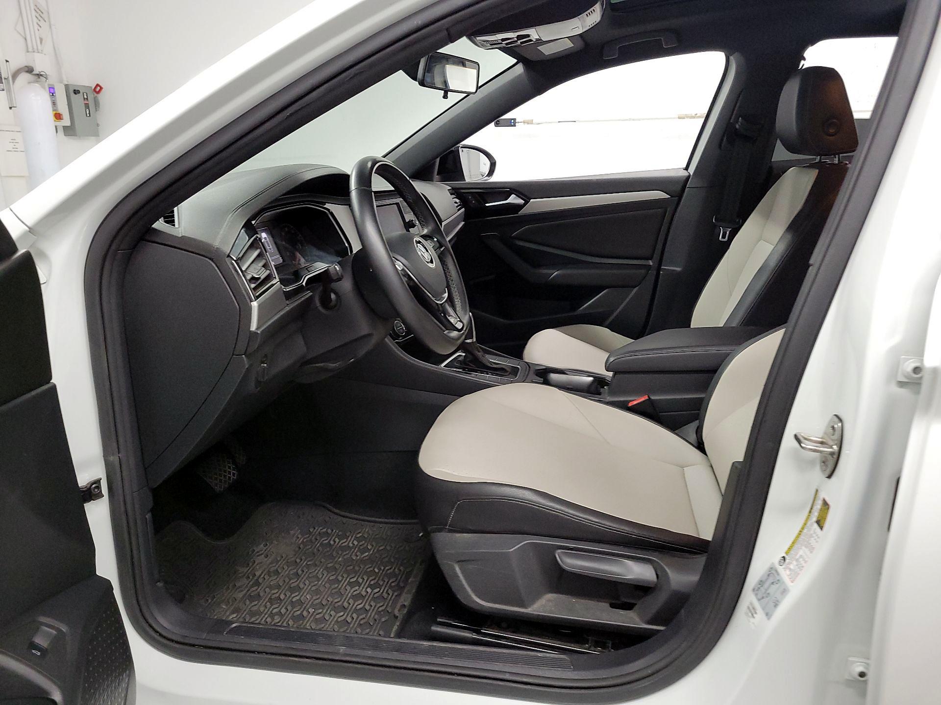 Thumbnail: 2019 Volkswagen Jetta - 11
