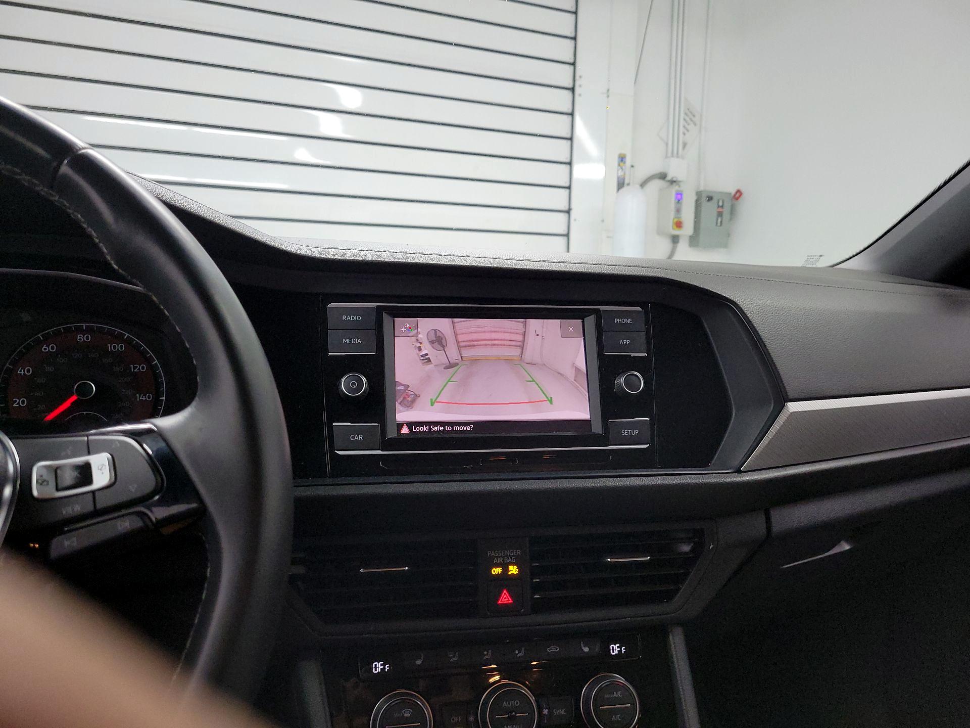 Thumbnail: 2019 Volkswagen Jetta - 15