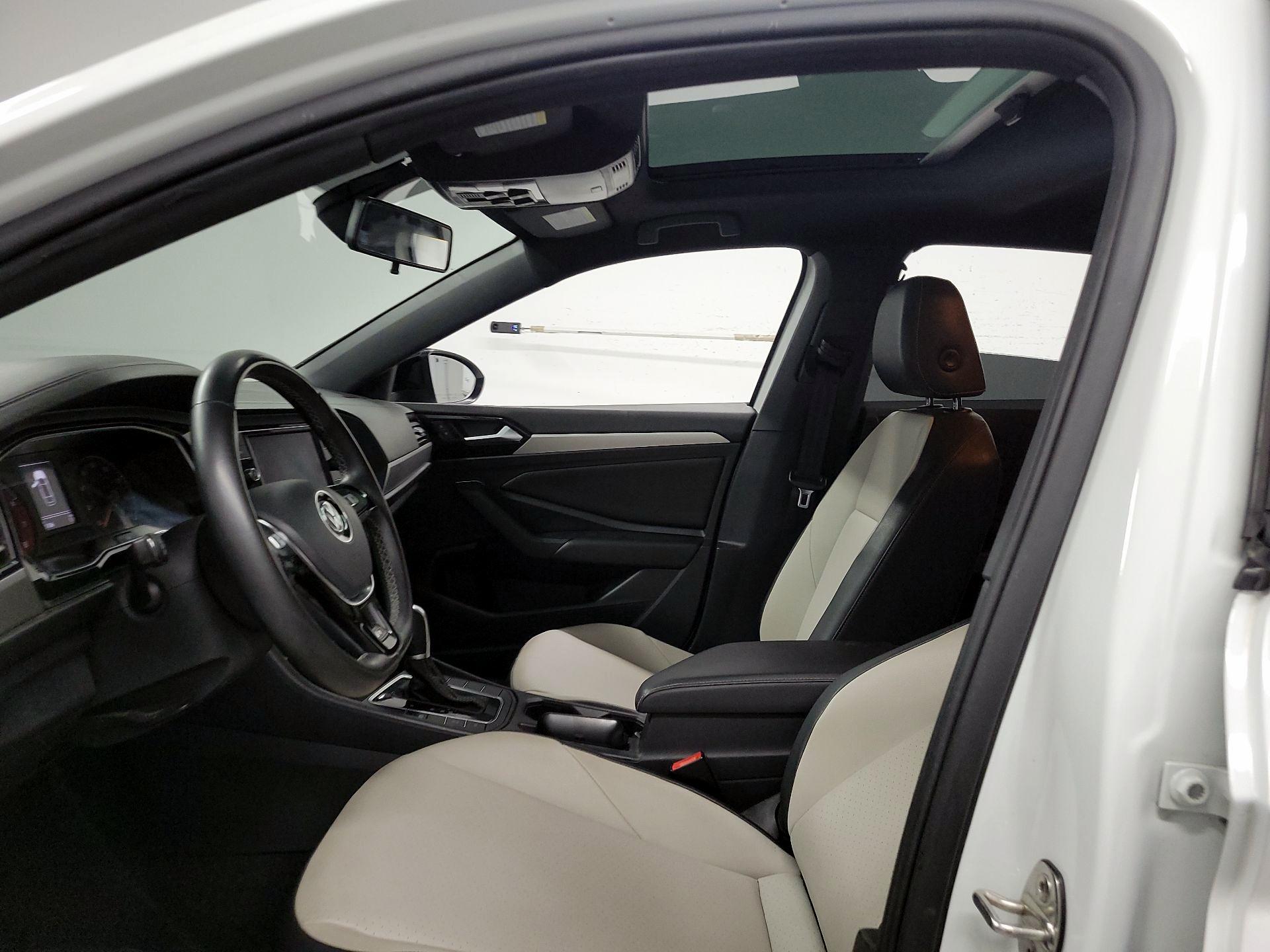 Thumbnail: 2019 Volkswagen Jetta - 18