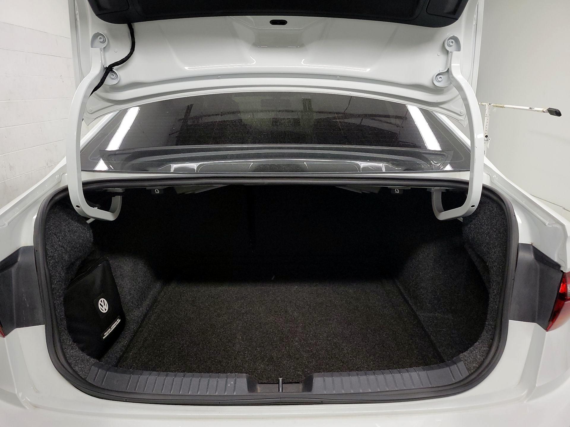 Thumbnail: 2019 Volkswagen Jetta - 20