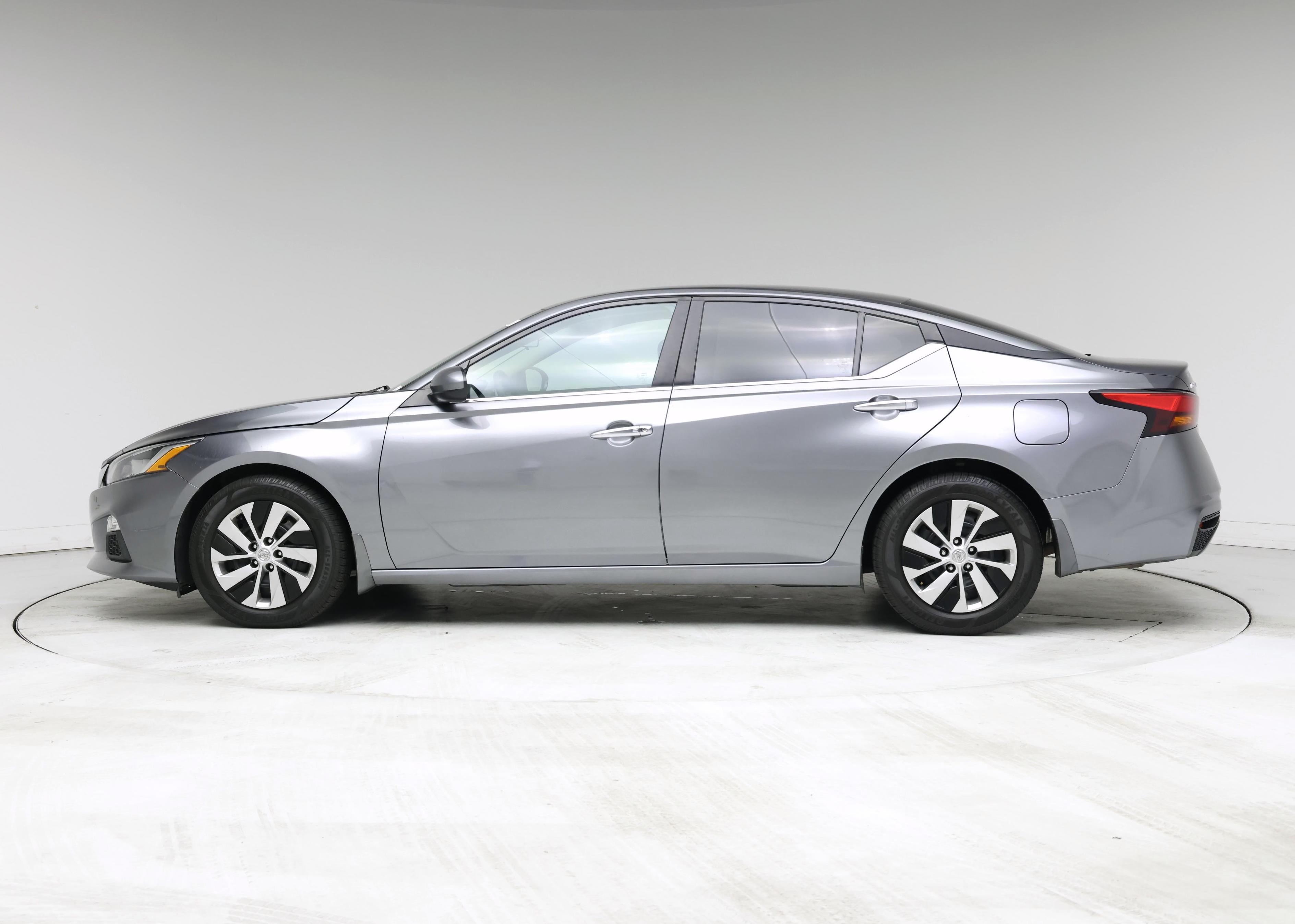 Thumbnail: 2021 Nissan Altima - 3