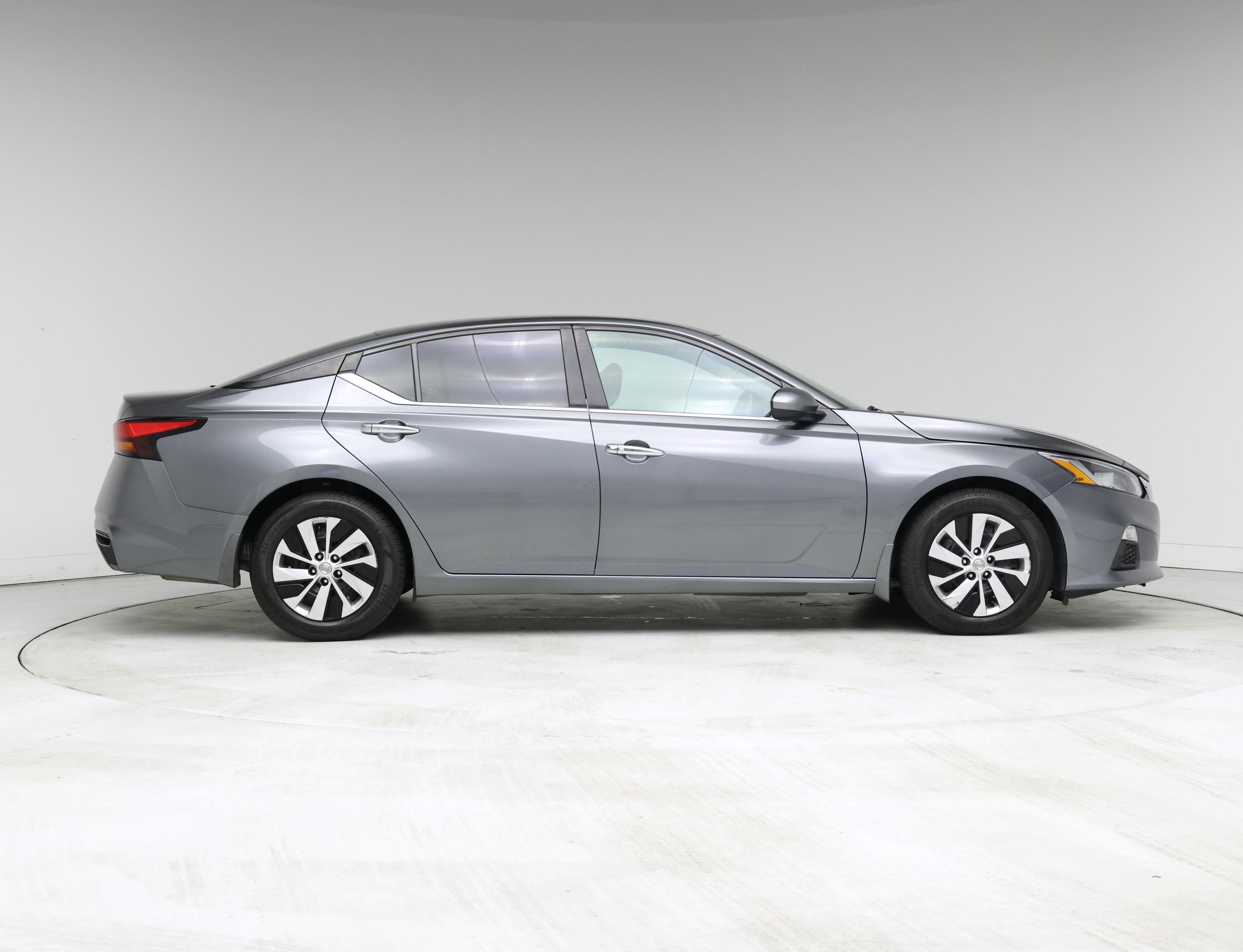 Thumbnail: 2021 Nissan Altima - 7