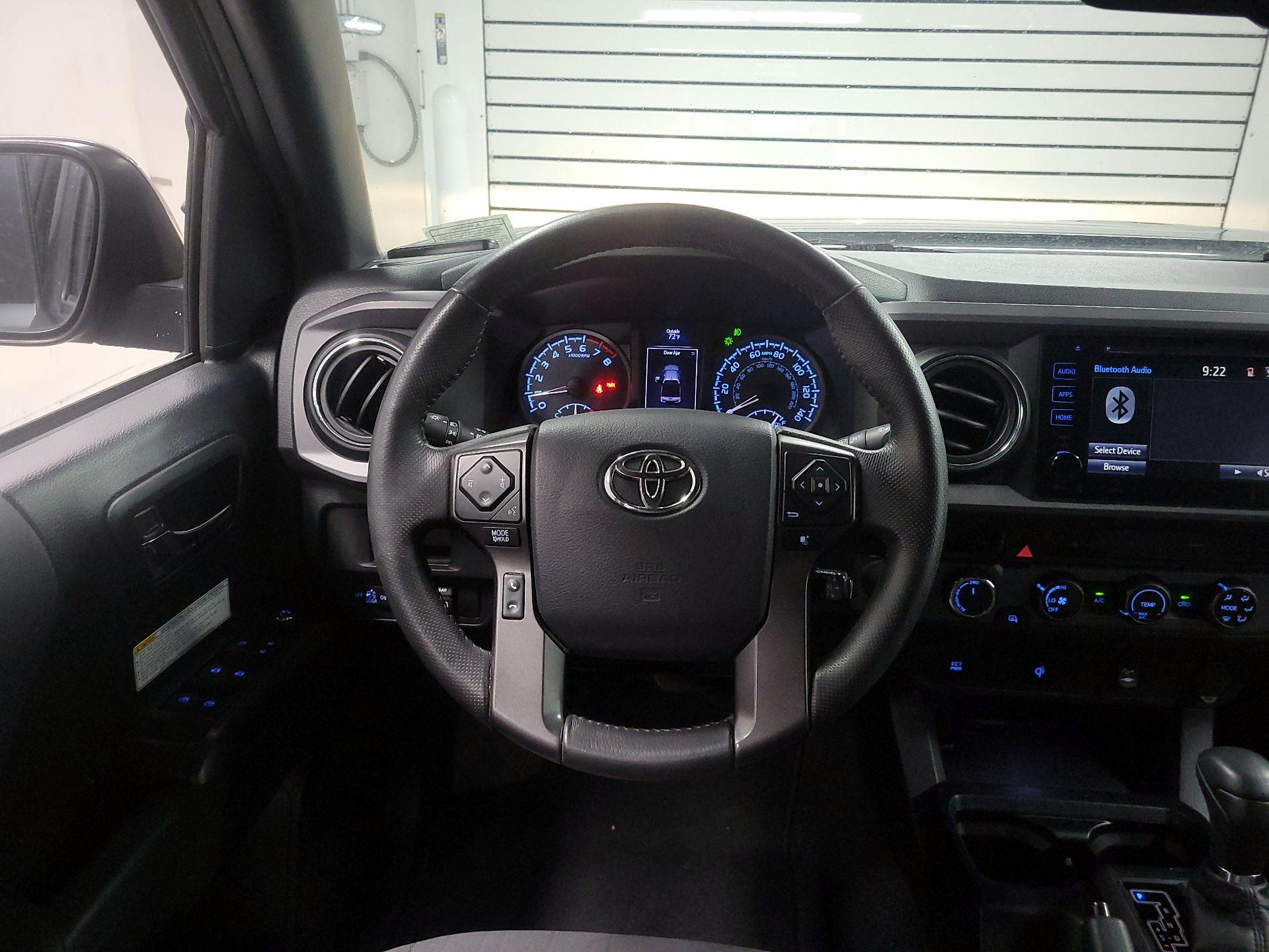 Thumbnail: 2017 Toyota Tacoma - 10