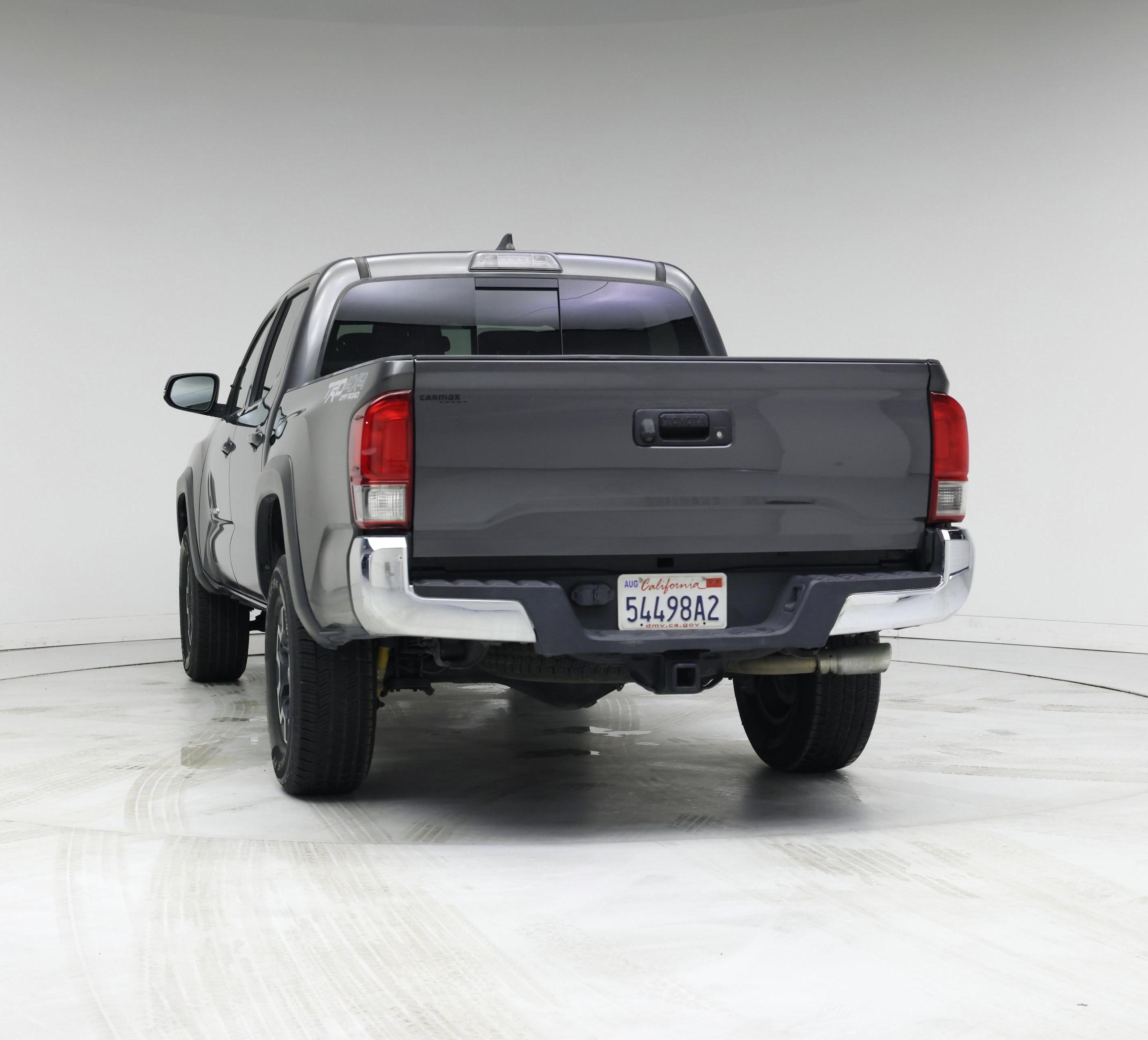 Thumbnail: 2017 Toyota Tacoma - 6