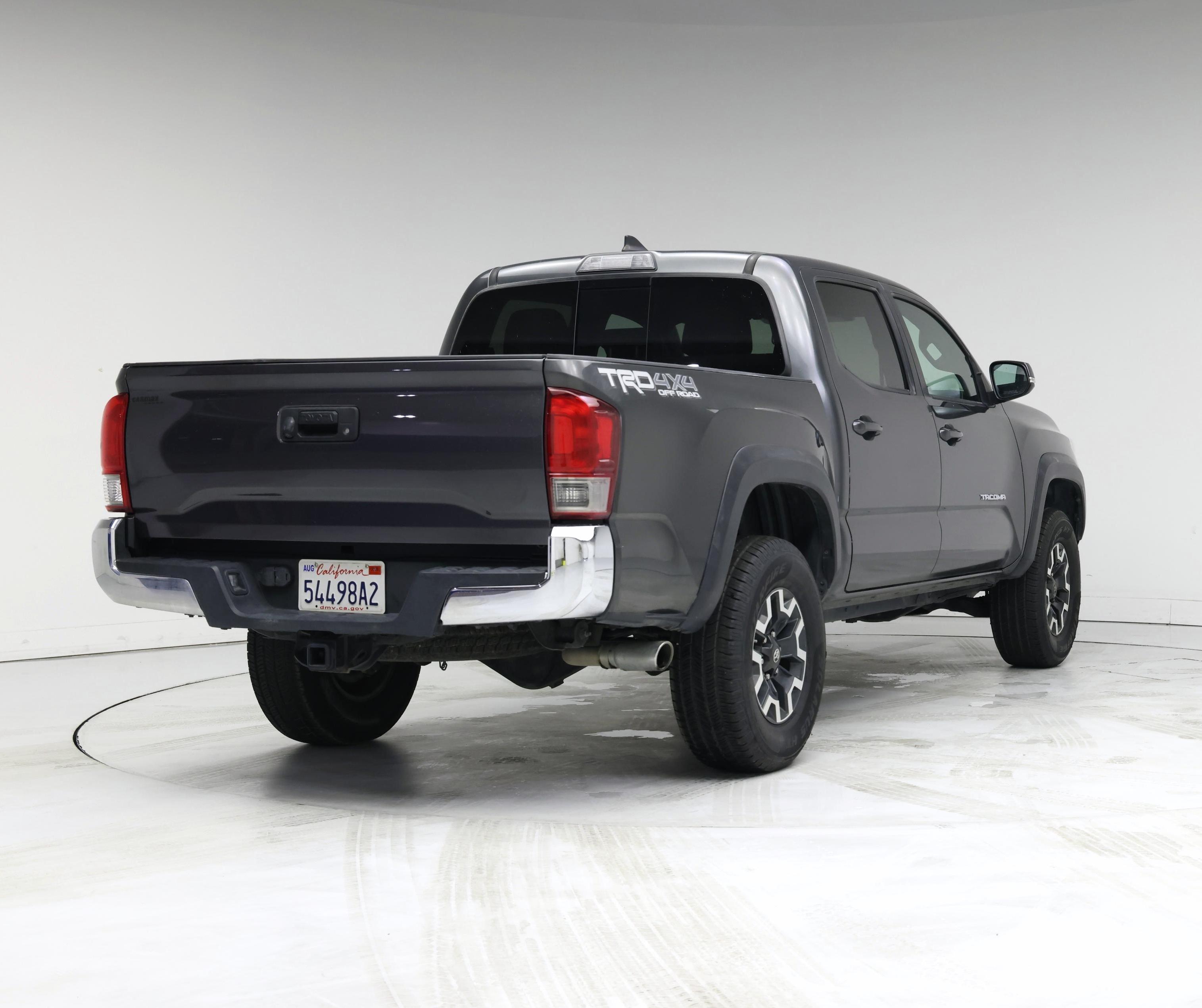 Thumbnail: 2017 Toyota Tacoma - 8
