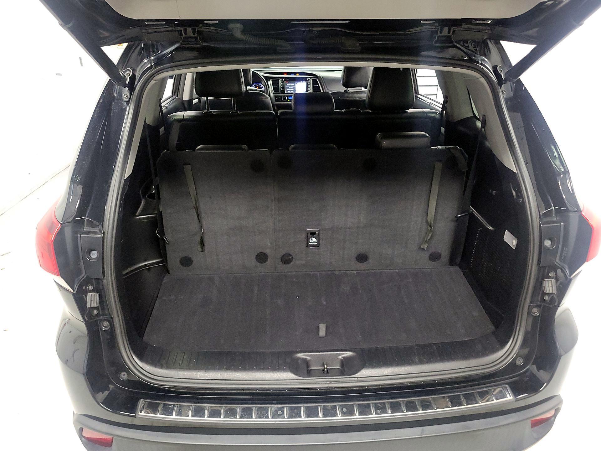 Thumbnail: 2018 Toyota Highlander - 19