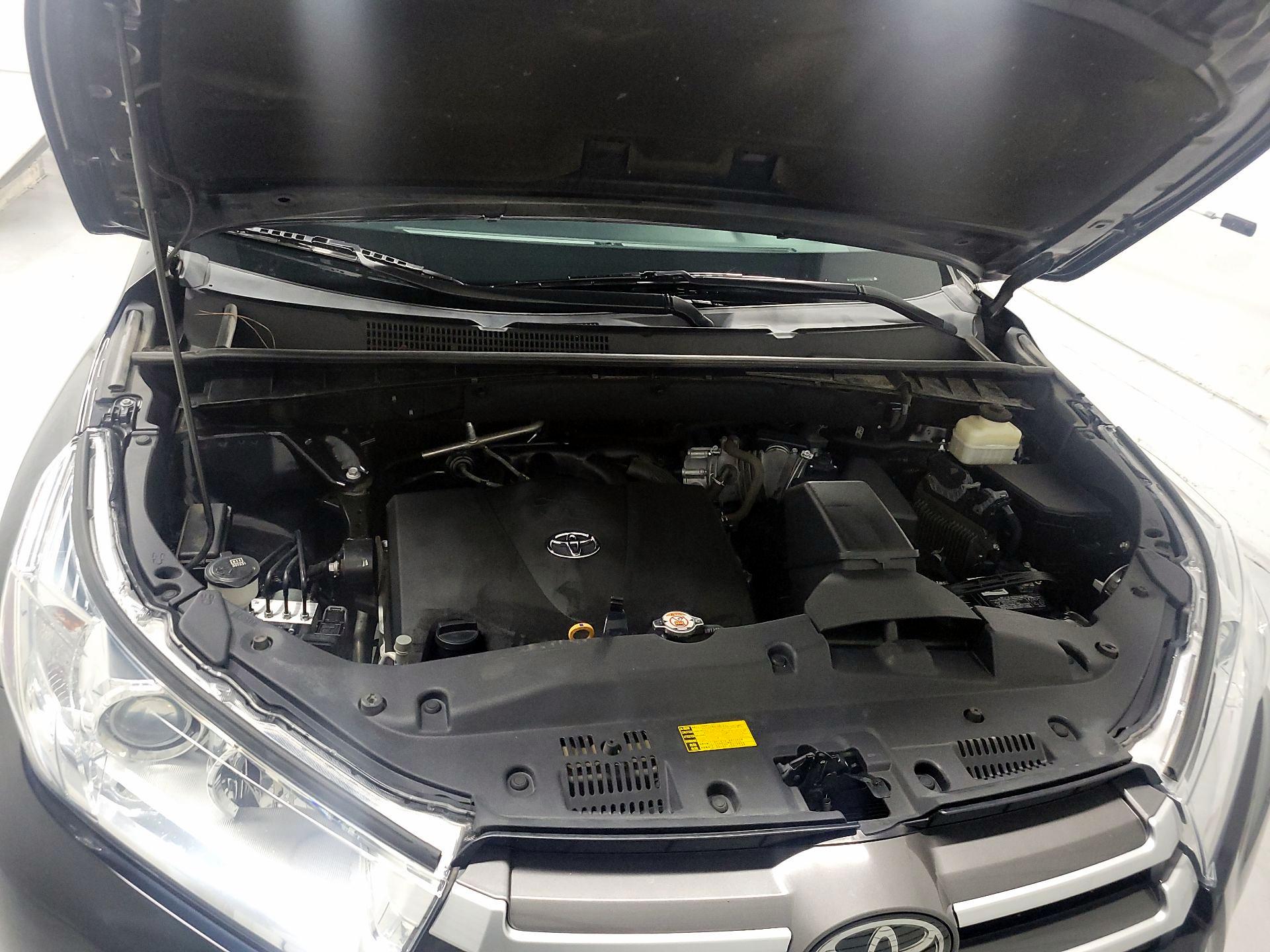 Thumbnail: 2018 Toyota Highlander - 20
