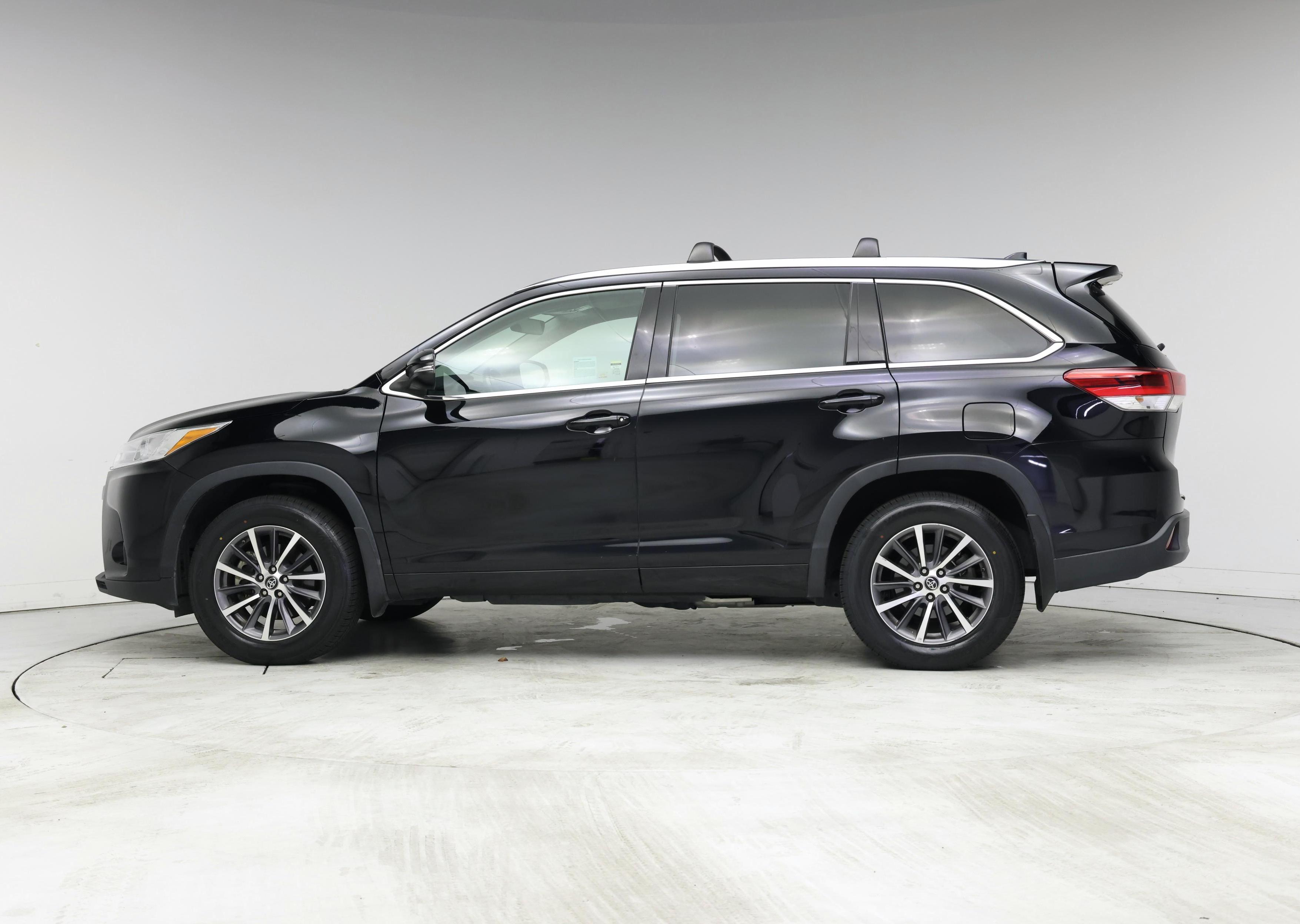 Thumbnail: 2018 Toyota Highlander - 3