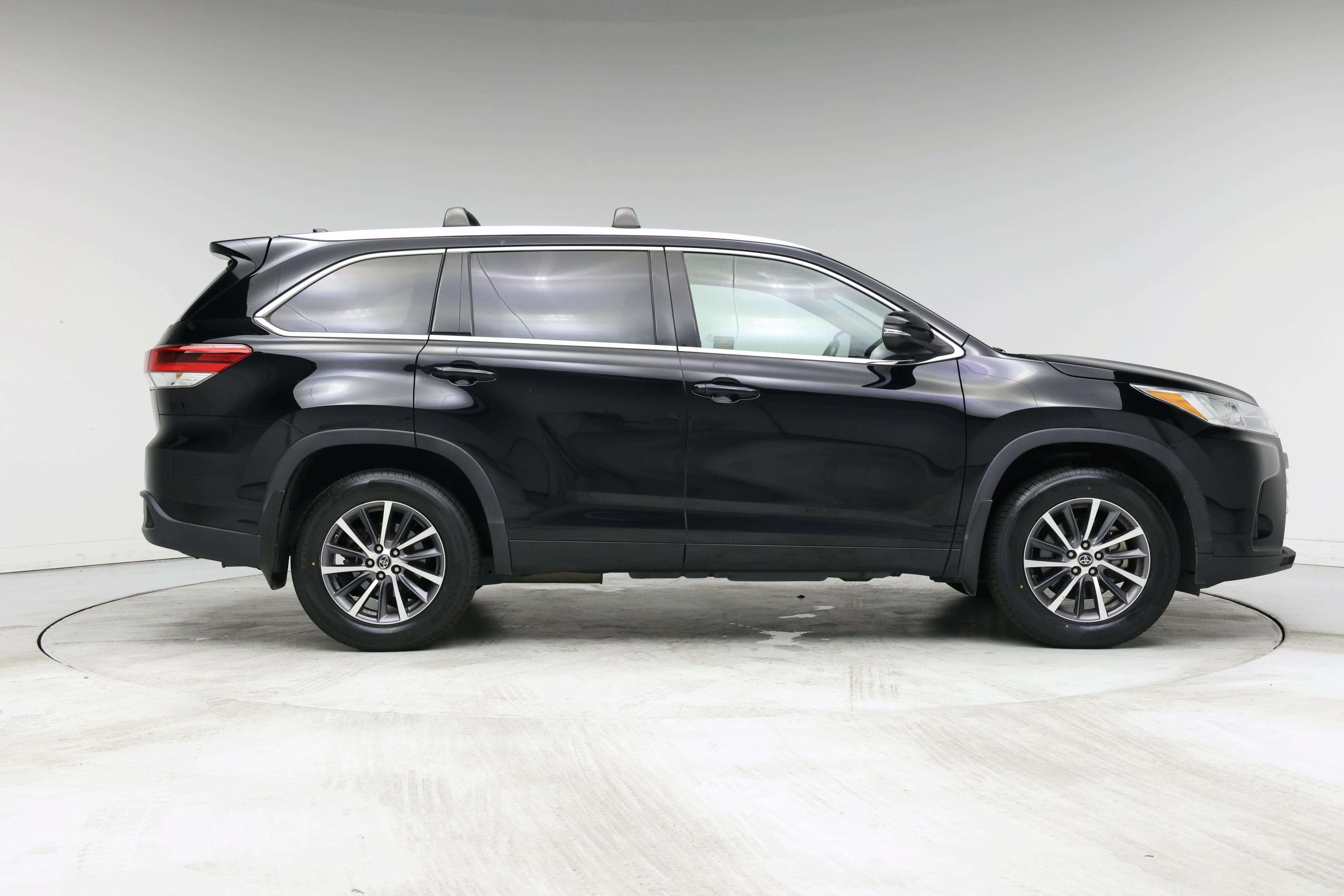 Thumbnail: 2018 Toyota Highlander - 7