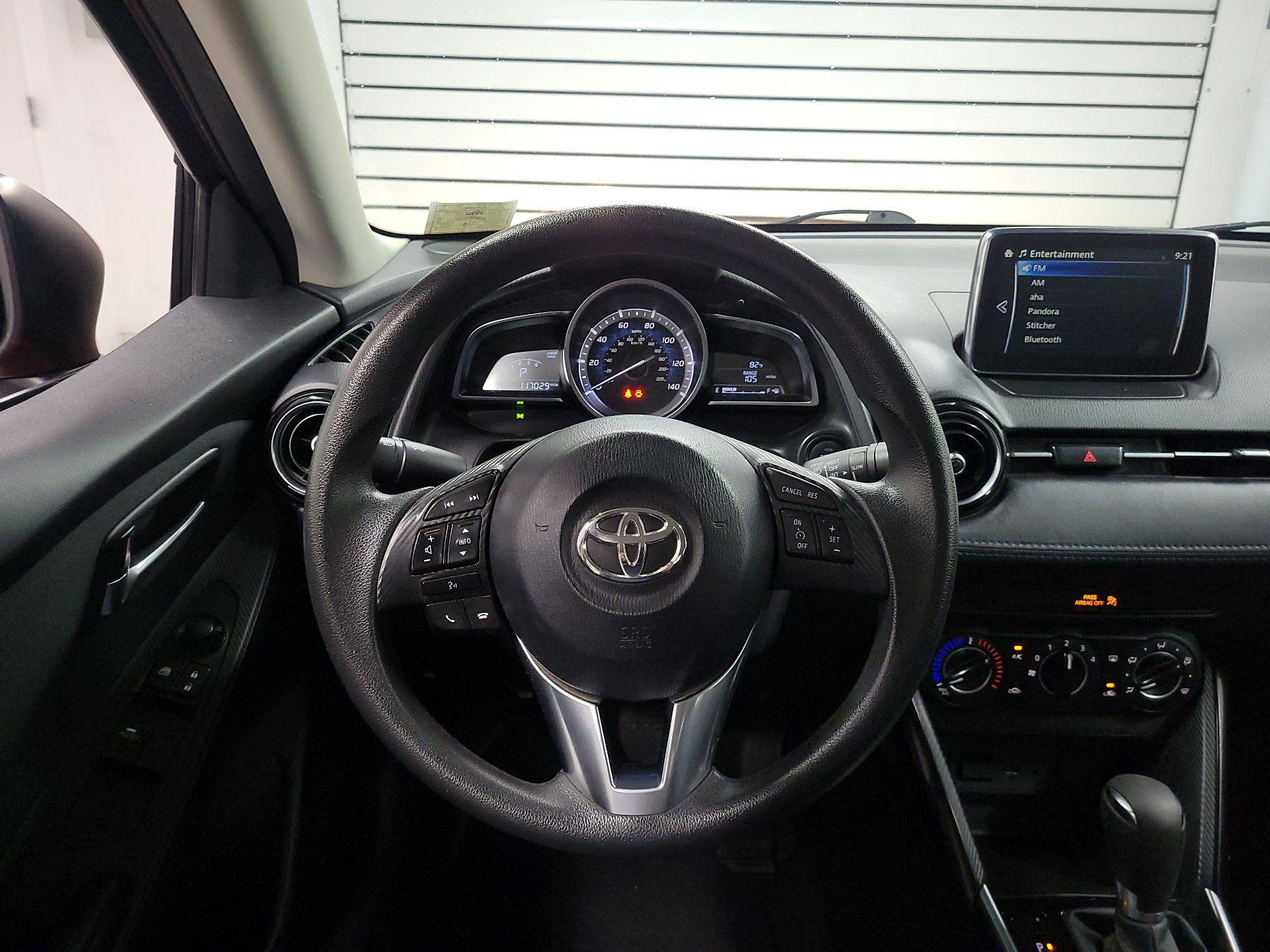 Thumbnail: 2018 Toyota Yaris iA - 10