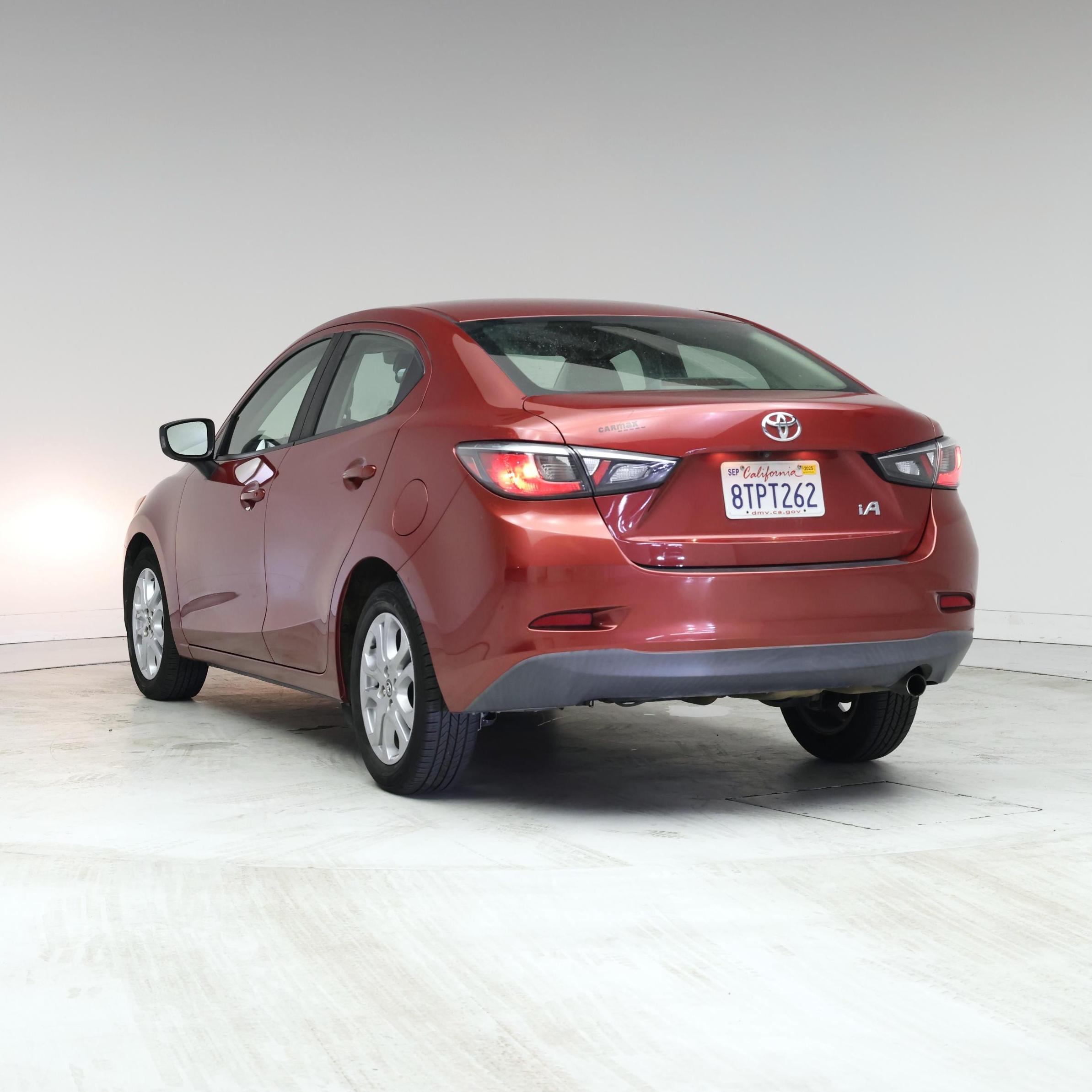 Thumbnail: 2018 Toyota Yaris iA - 2