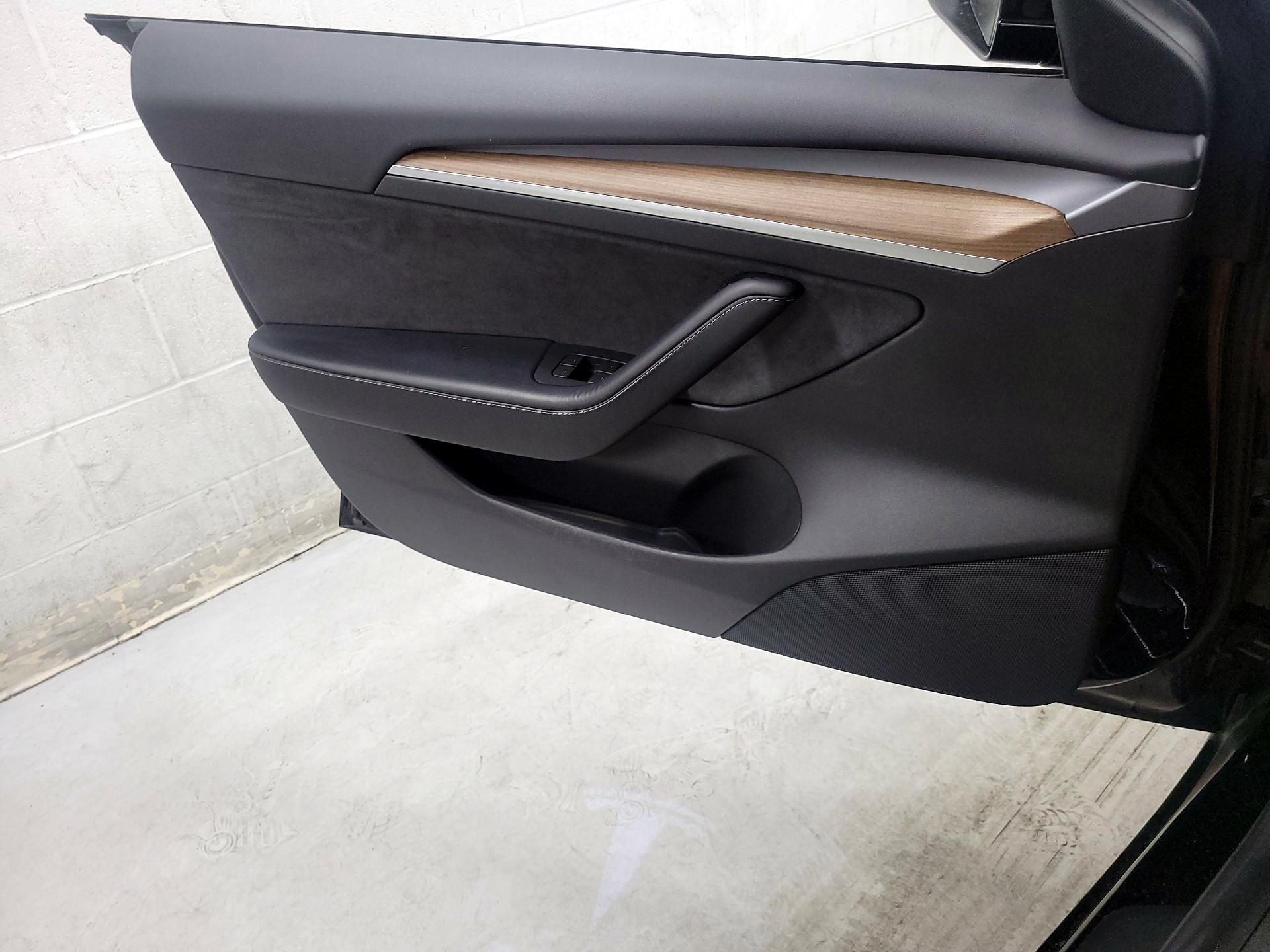 Thumbnail: 2022 Tesla Model 3 - 12