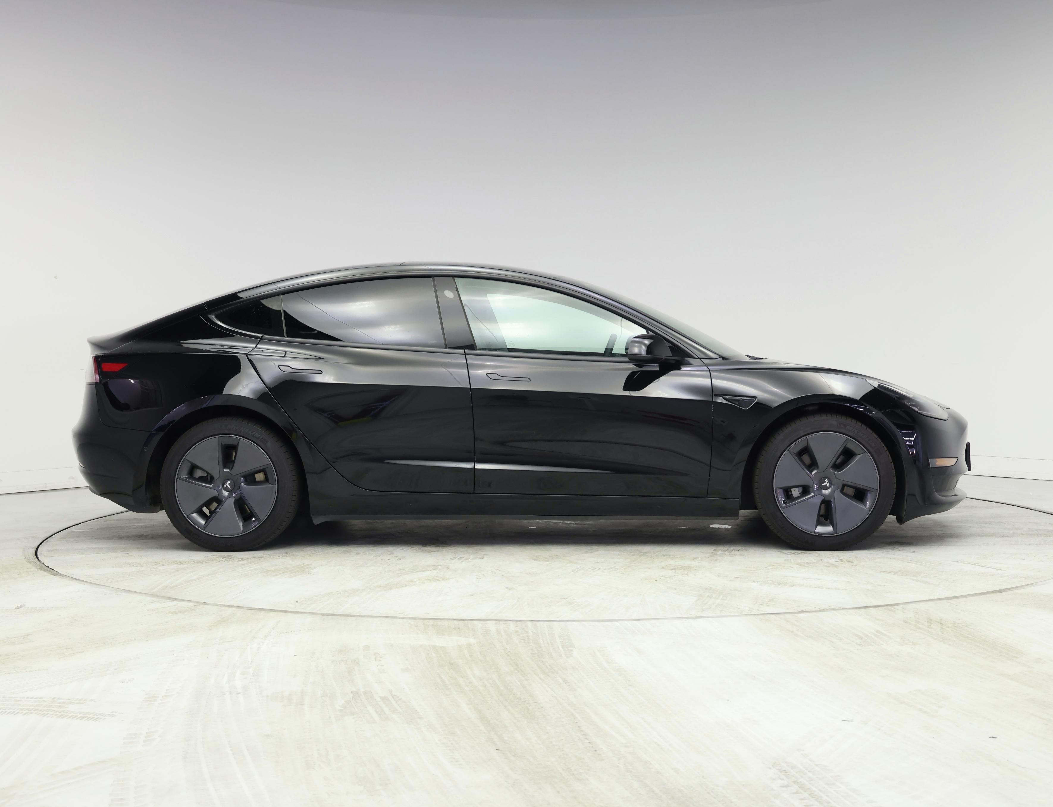 Thumbnail: 2022 Tesla Model 3 - 7