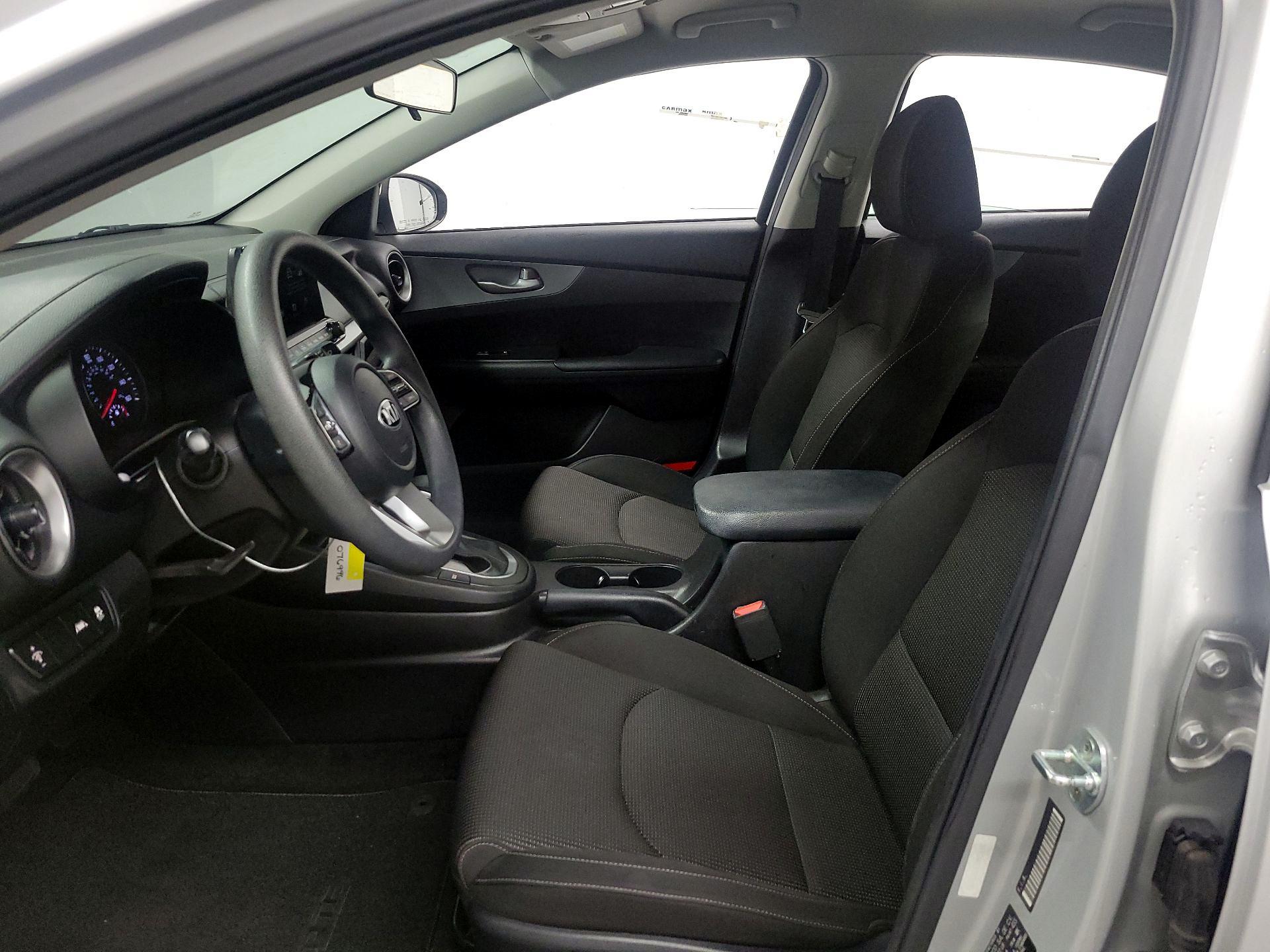 Thumbnail: 2019 Kia Forte - 11