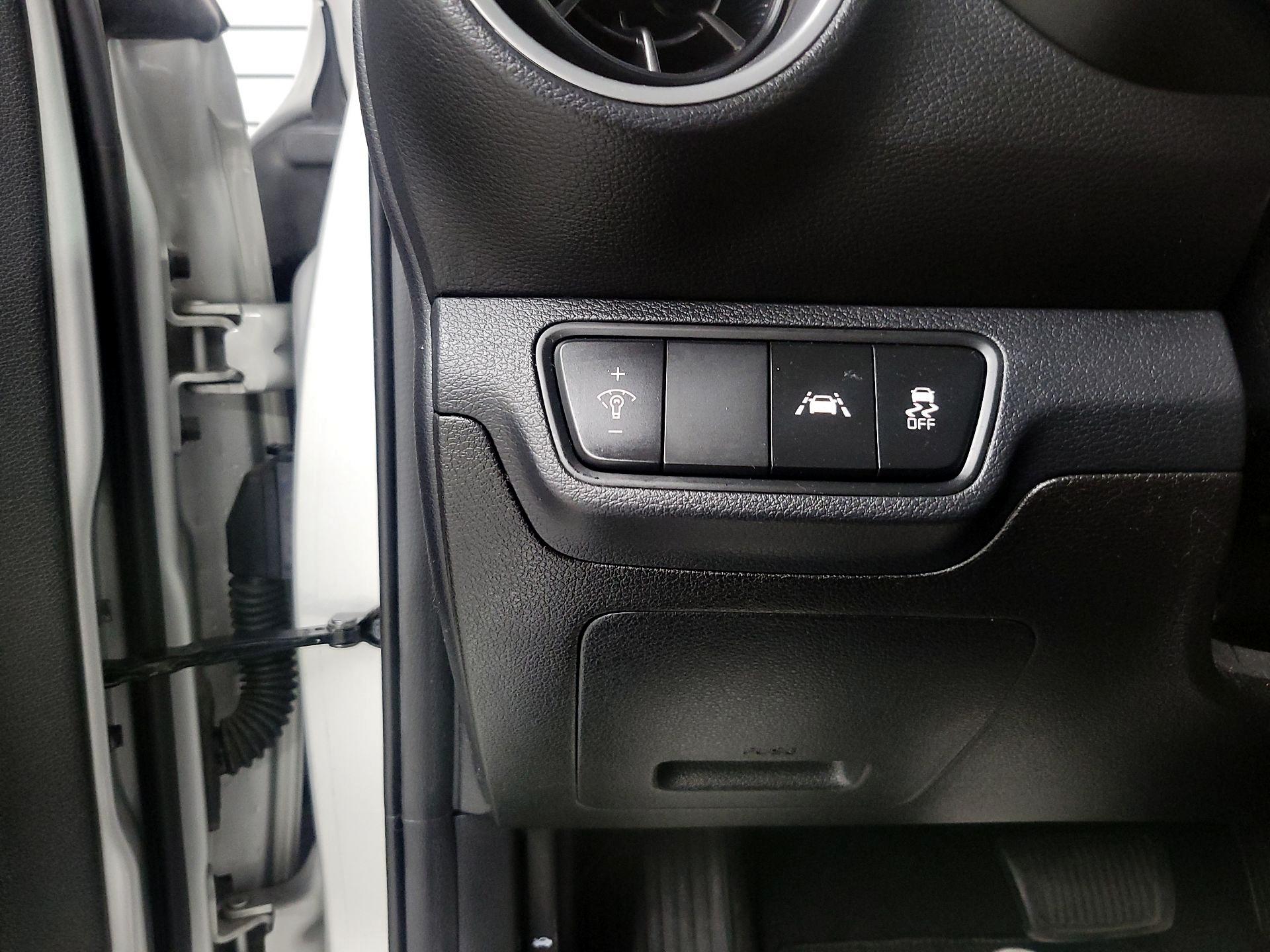 Thumbnail: 2019 Kia Forte - 13