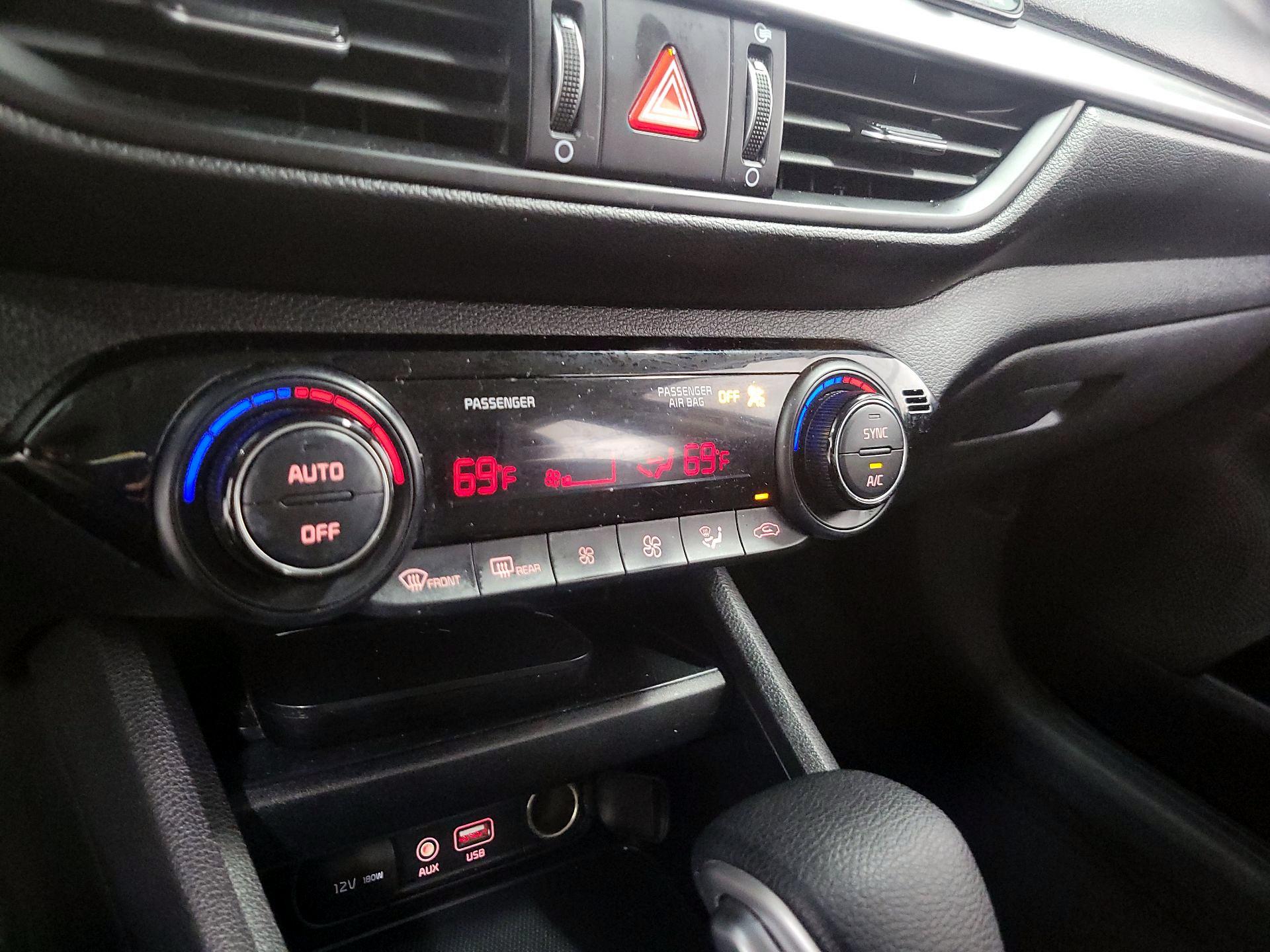 Thumbnail: 2019 Kia Forte - 16