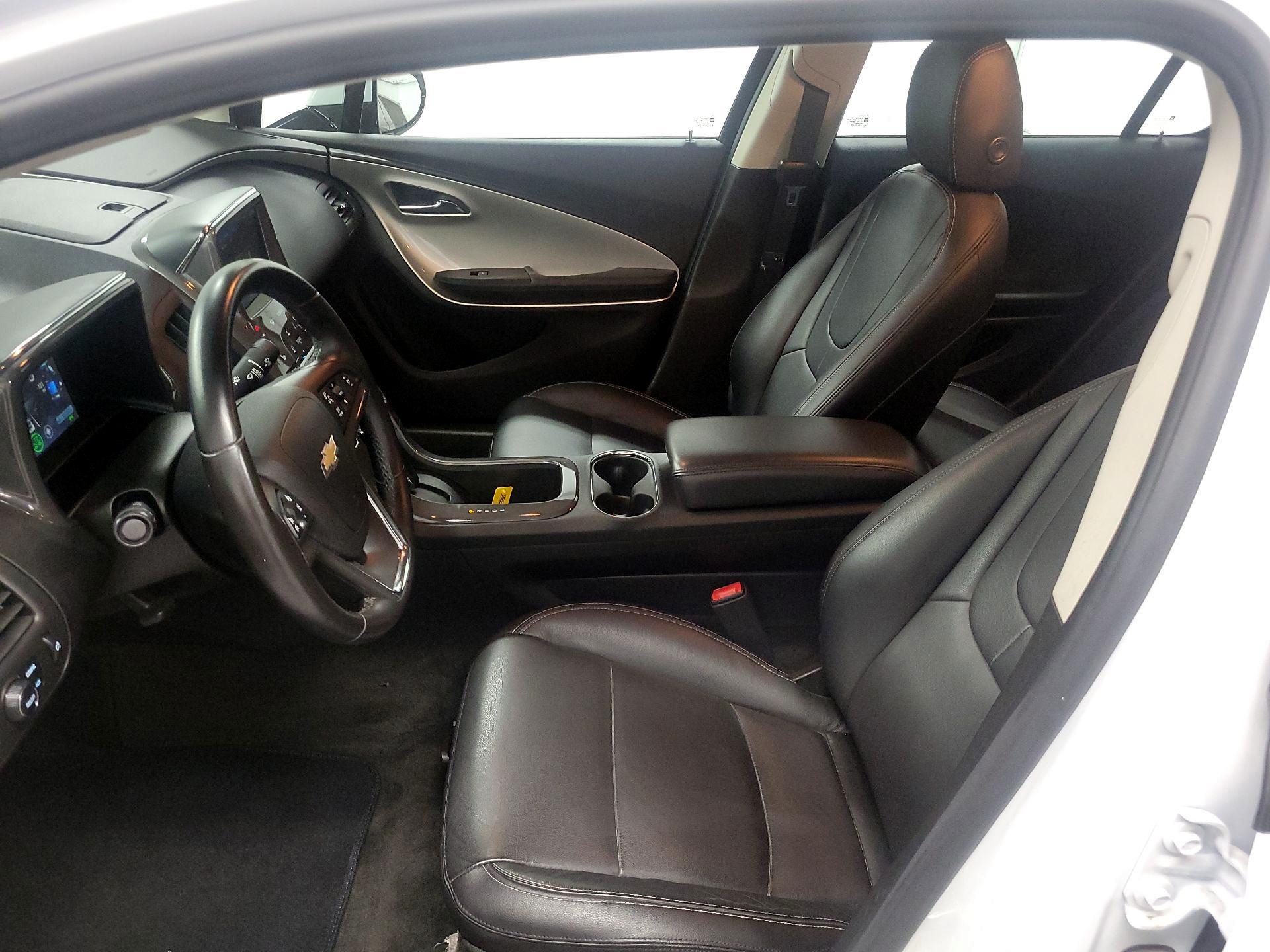 Thumbnail: 2015 Chevrolet Volt - 11