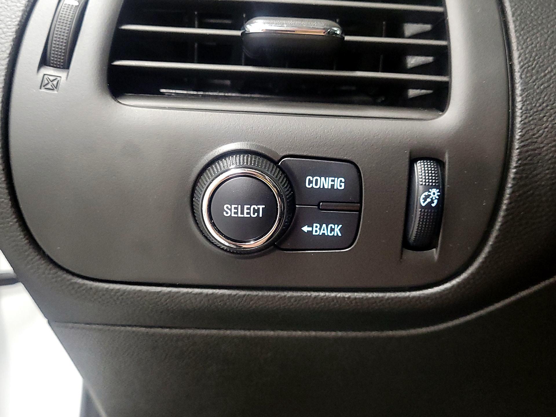 Thumbnail: 2015 Chevrolet Volt - 13
