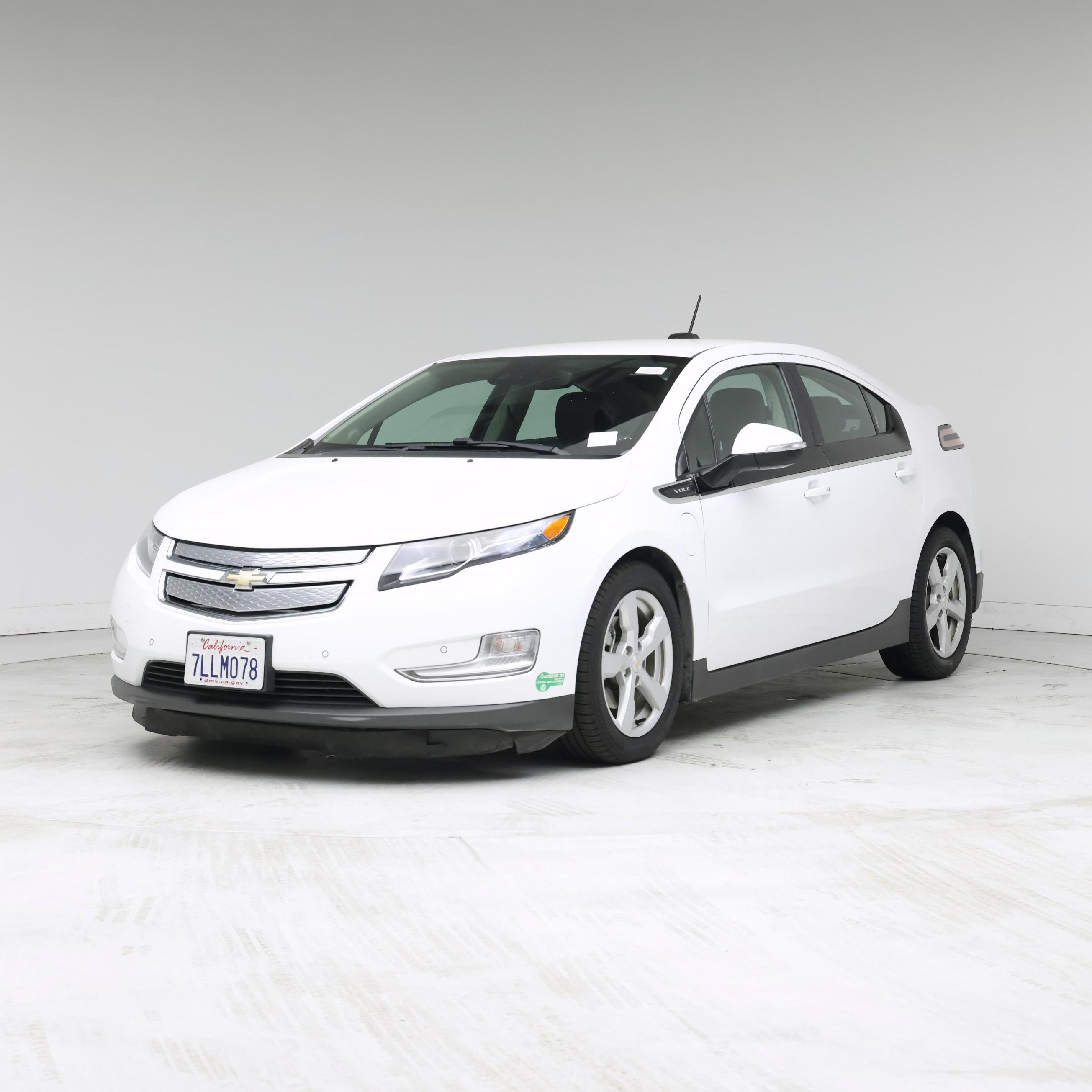 Thumbnail: 2015 Chevrolet Volt - 4