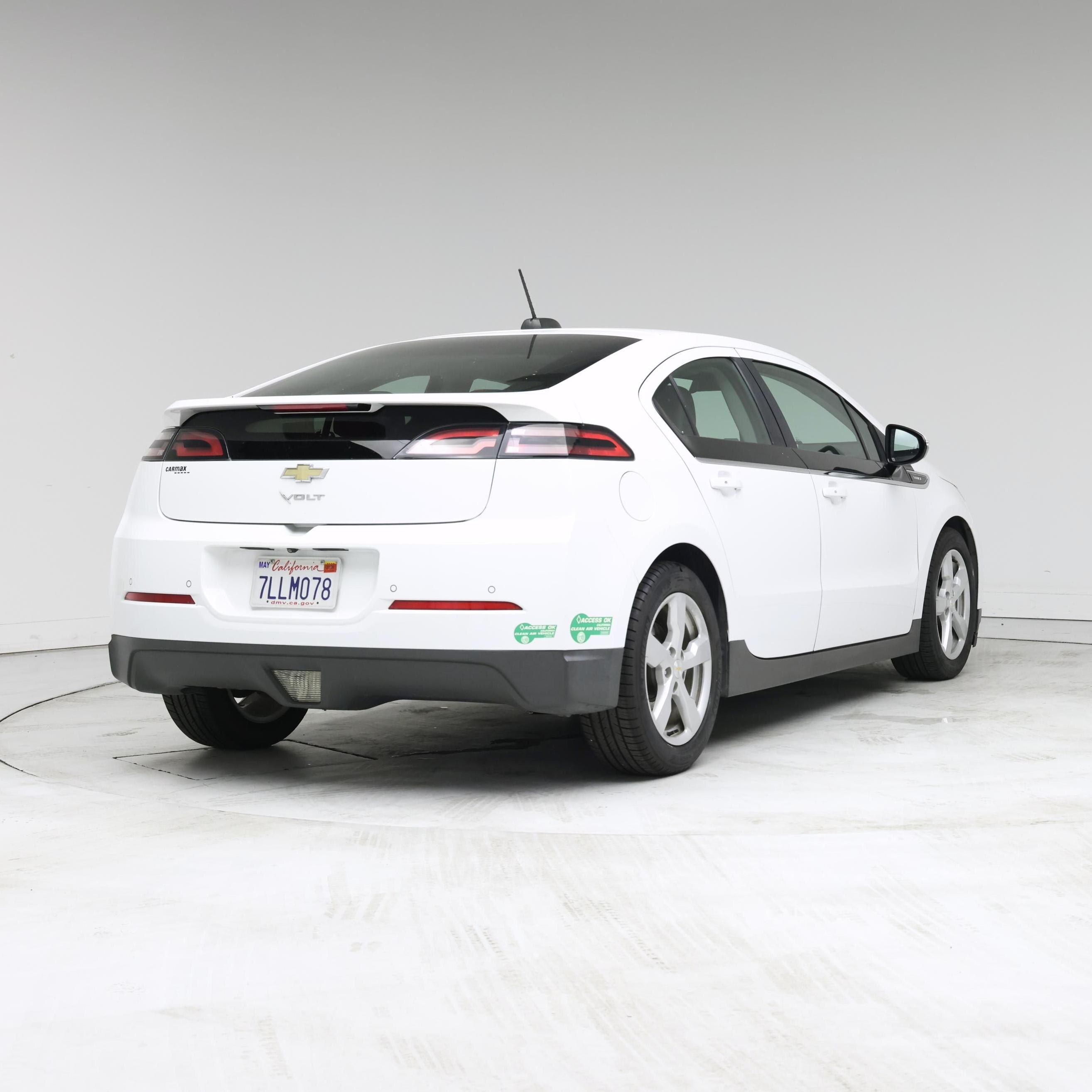 Thumbnail: 2015 Chevrolet Volt - 8