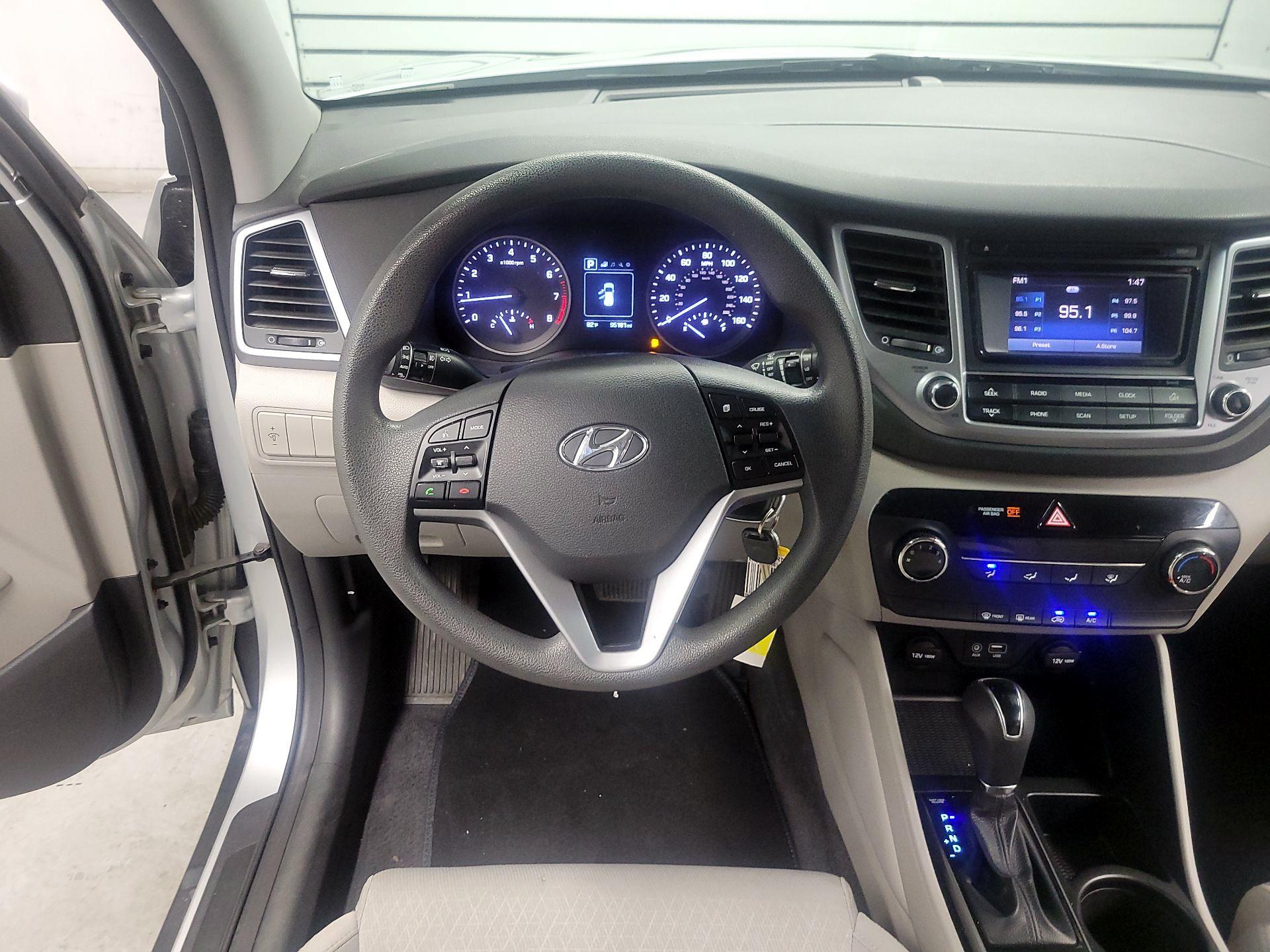 Thumbnail: 2016 Hyundai Tucson - 10