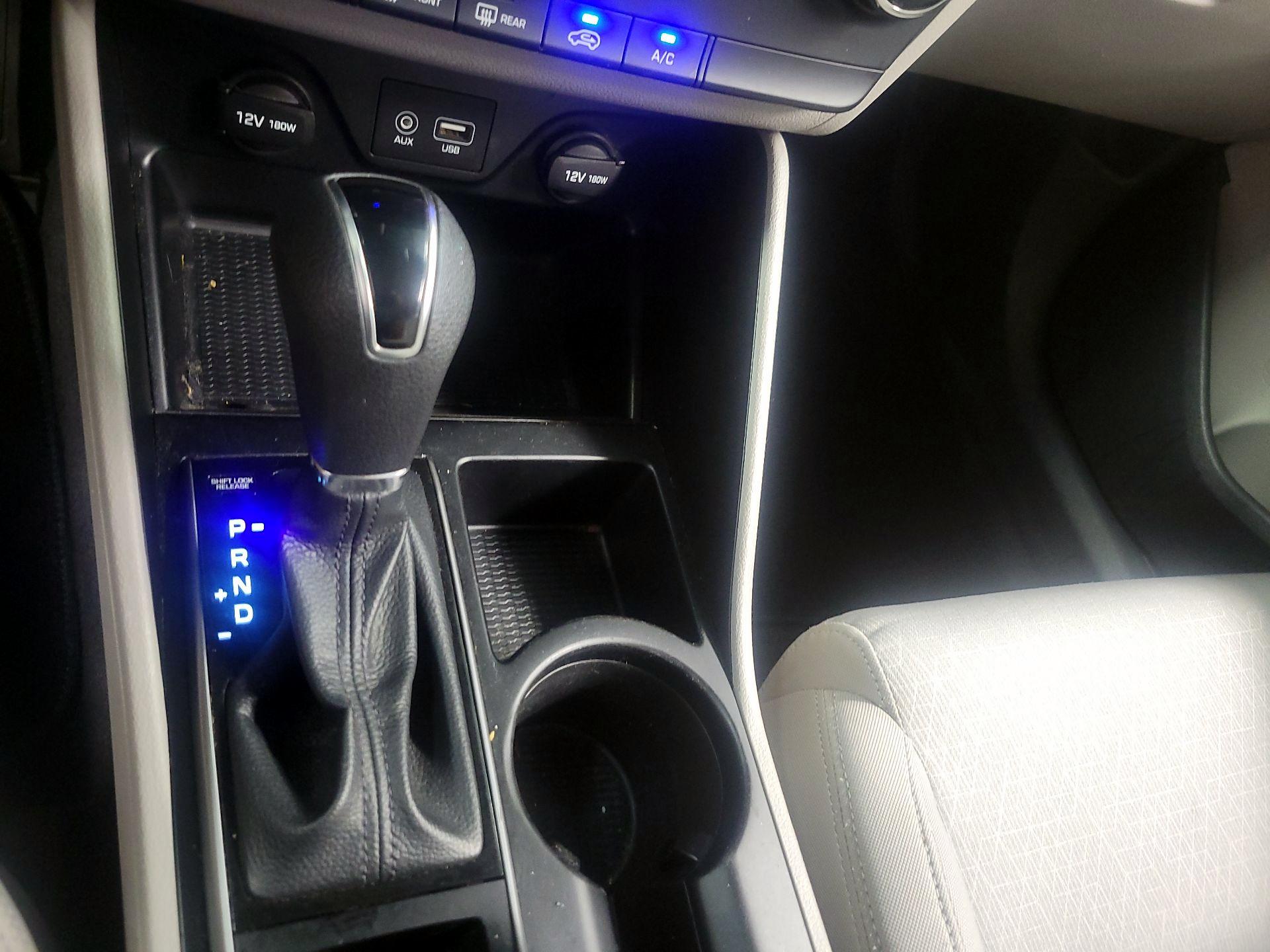 Thumbnail: 2016 Hyundai Tucson - 16
