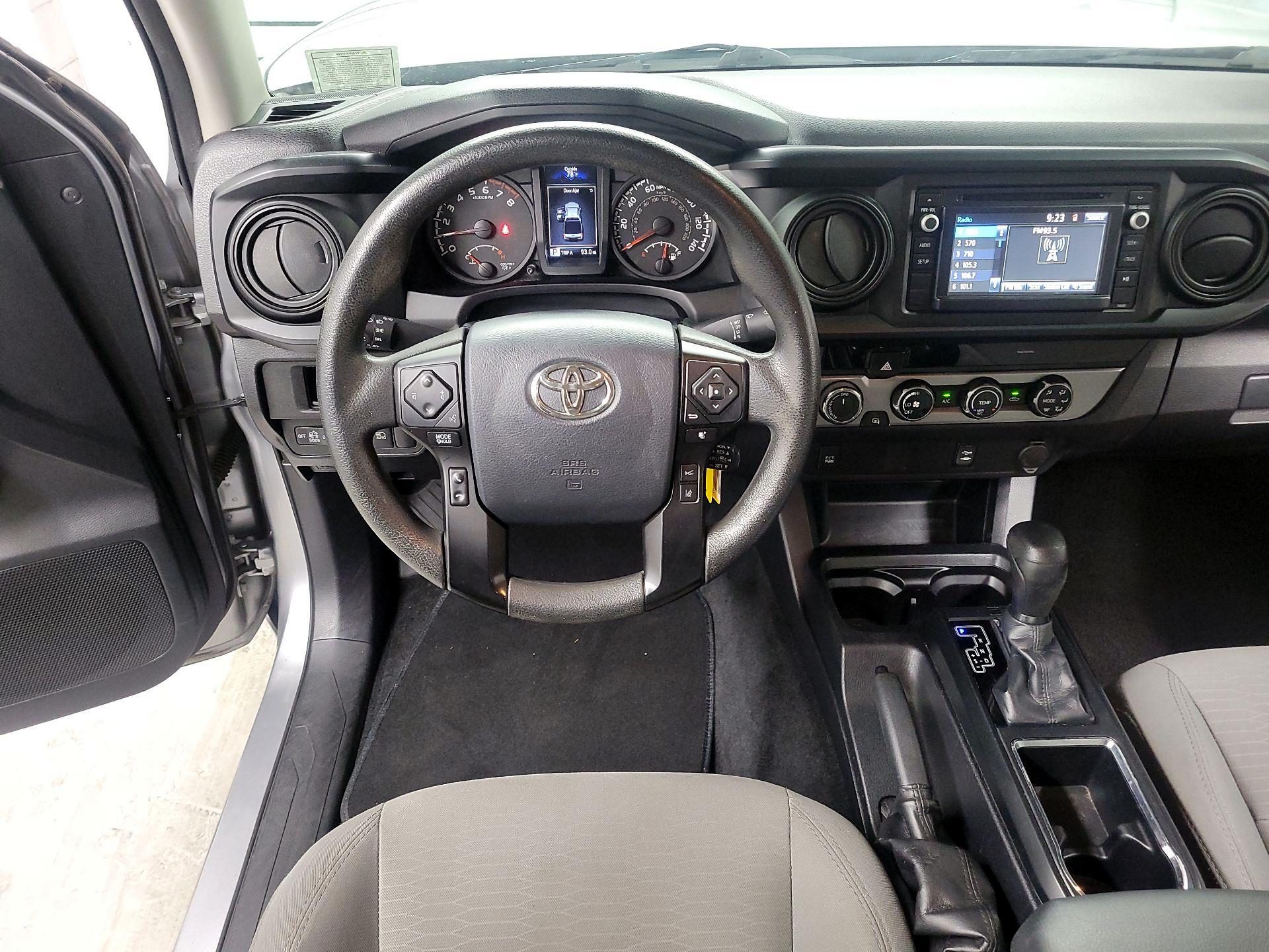 Thumbnail: 2018 Toyota Tacoma - 10