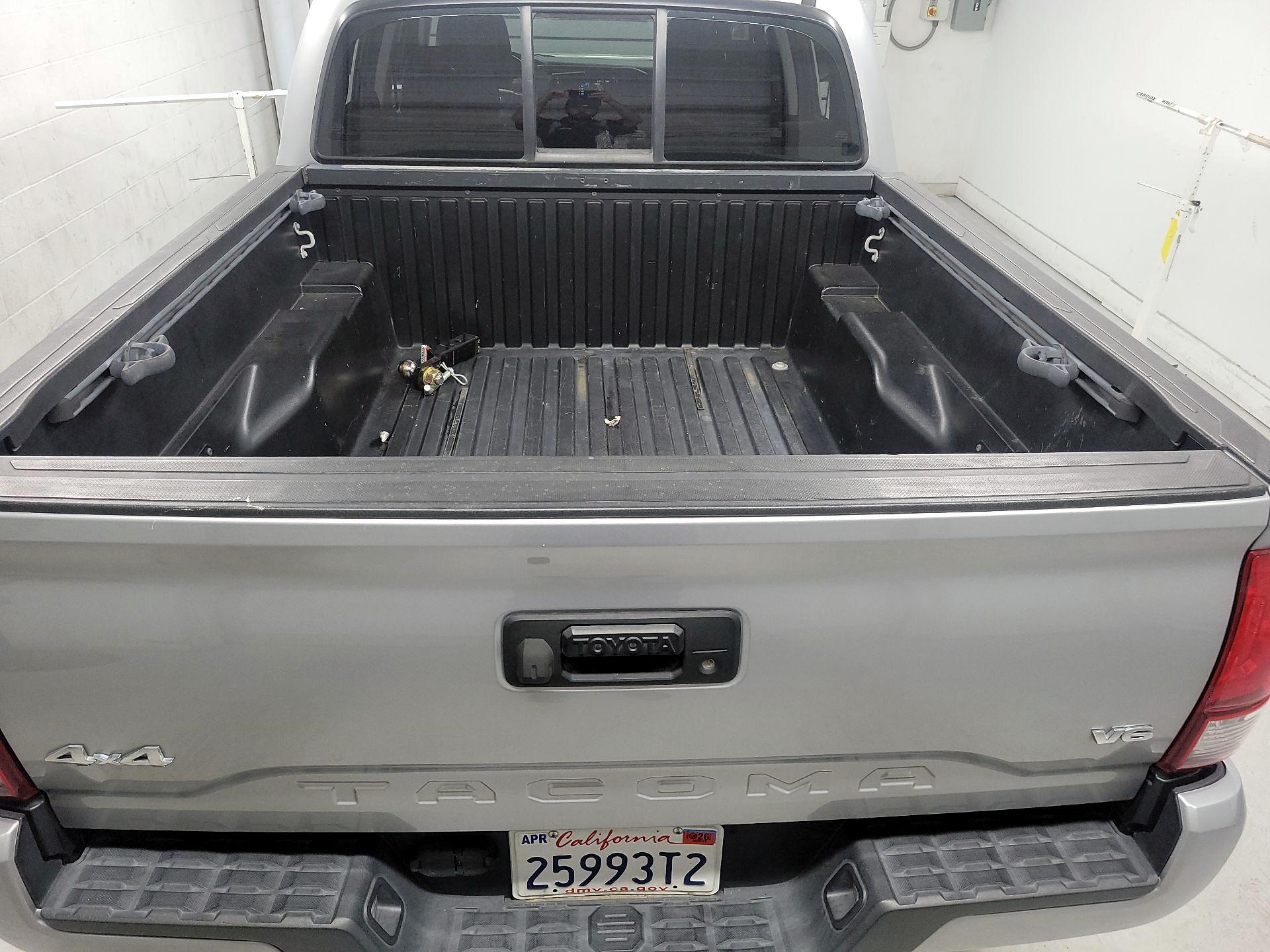 Thumbnail: 2018 Toyota Tacoma - 18