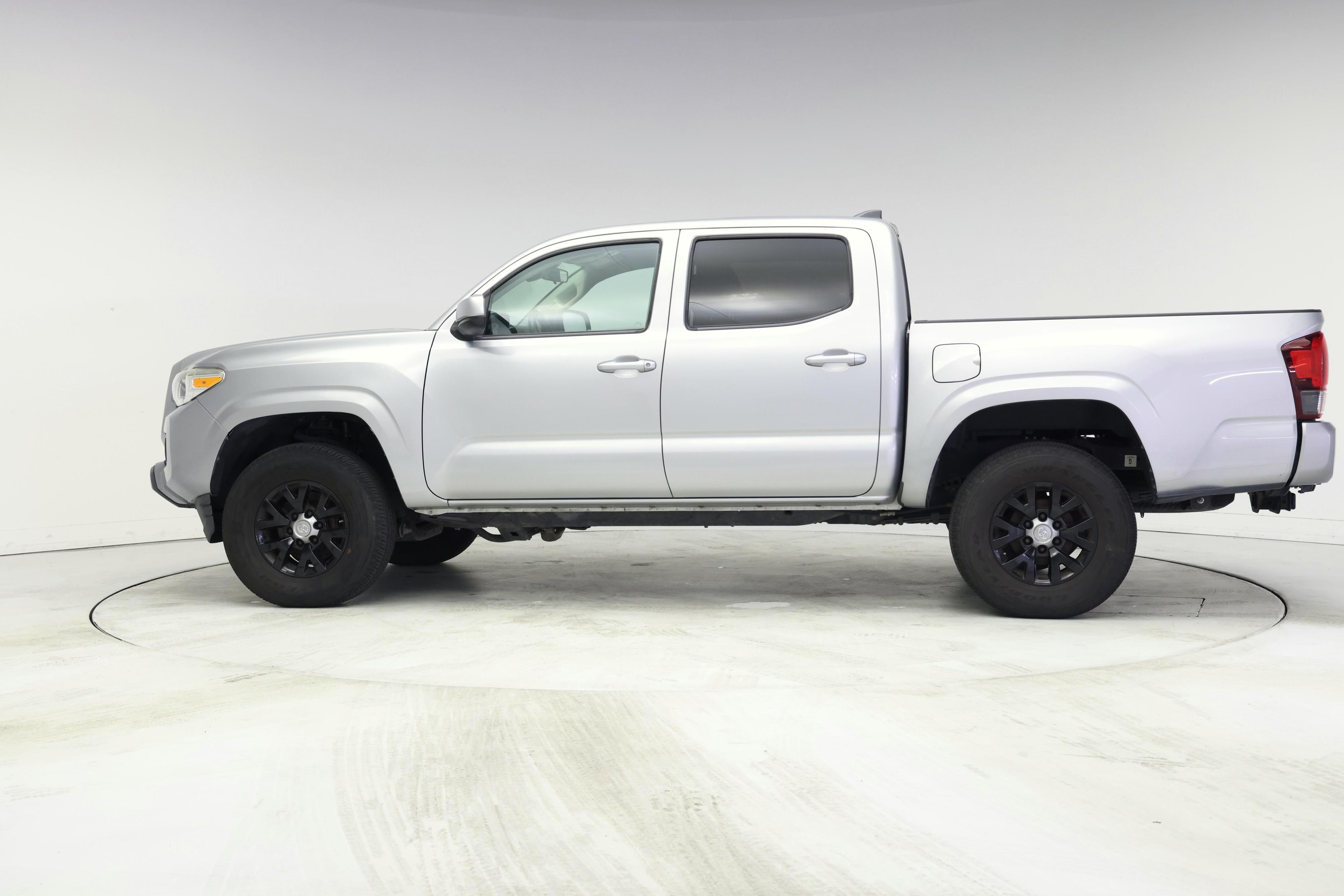 Thumbnail: 2018 Toyota Tacoma - 3