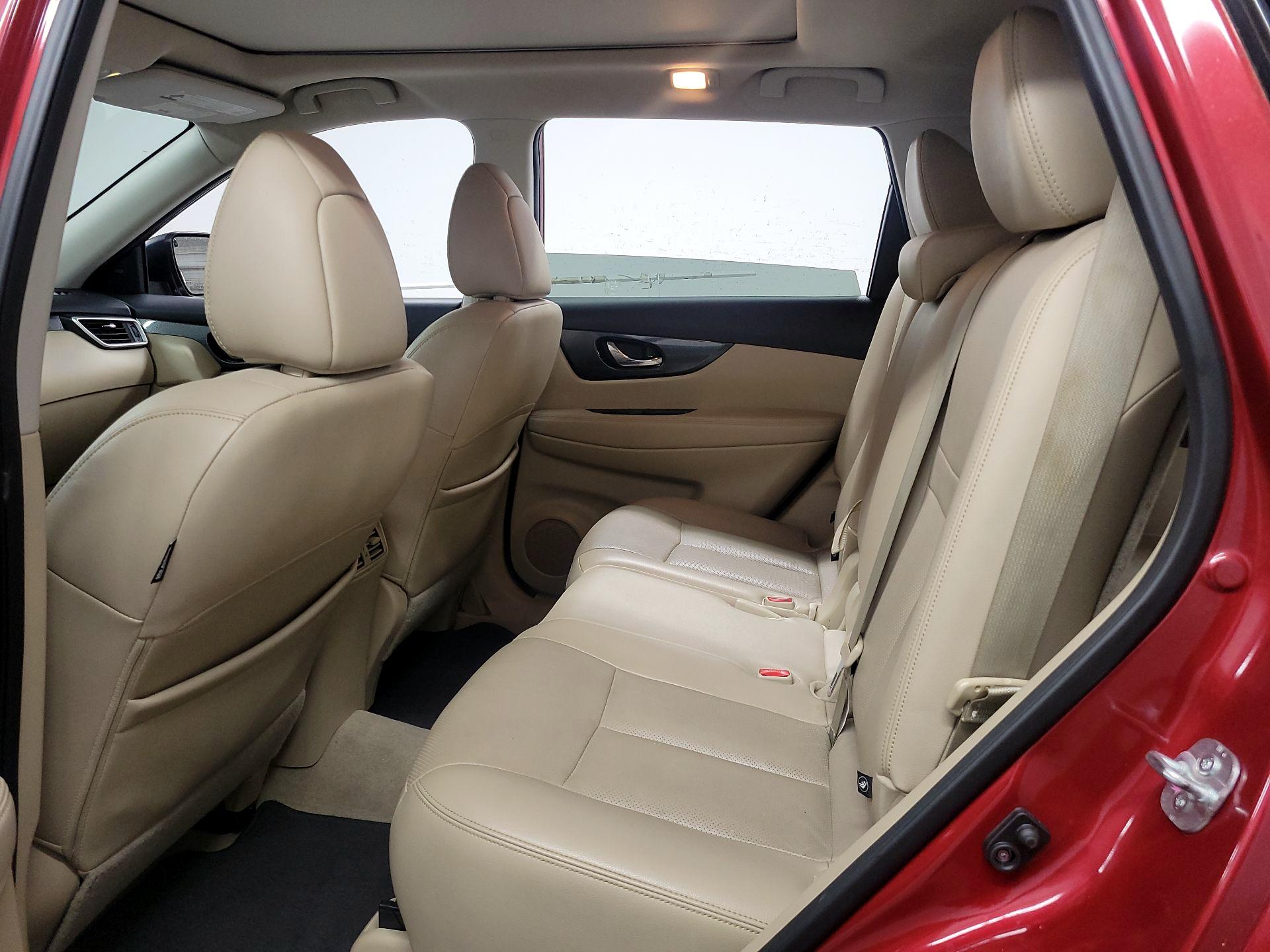 Thumbnail: 2015 Nissan Rogue - 17
