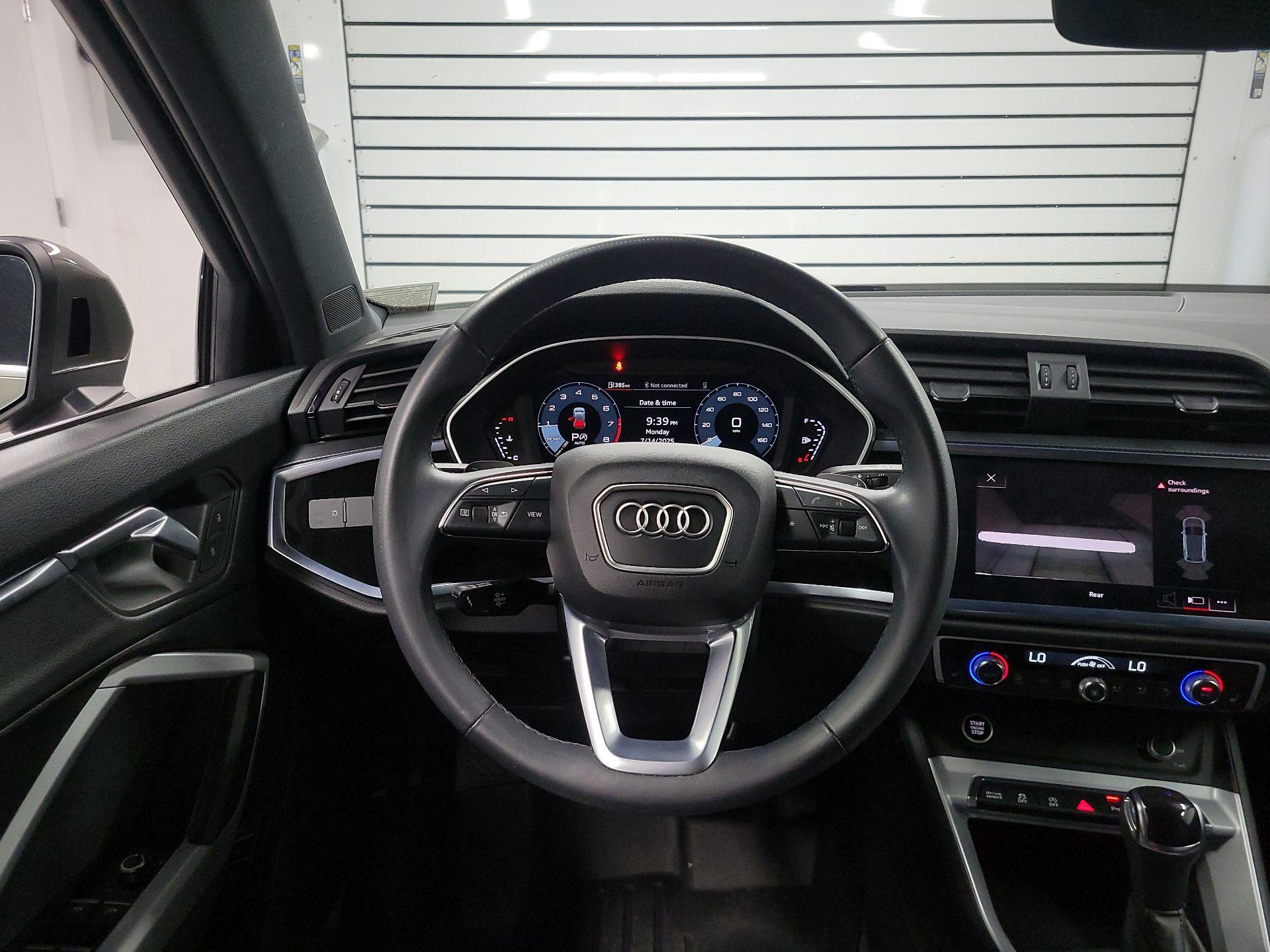 Thumbnail: 2022 Audi Q3 - 10