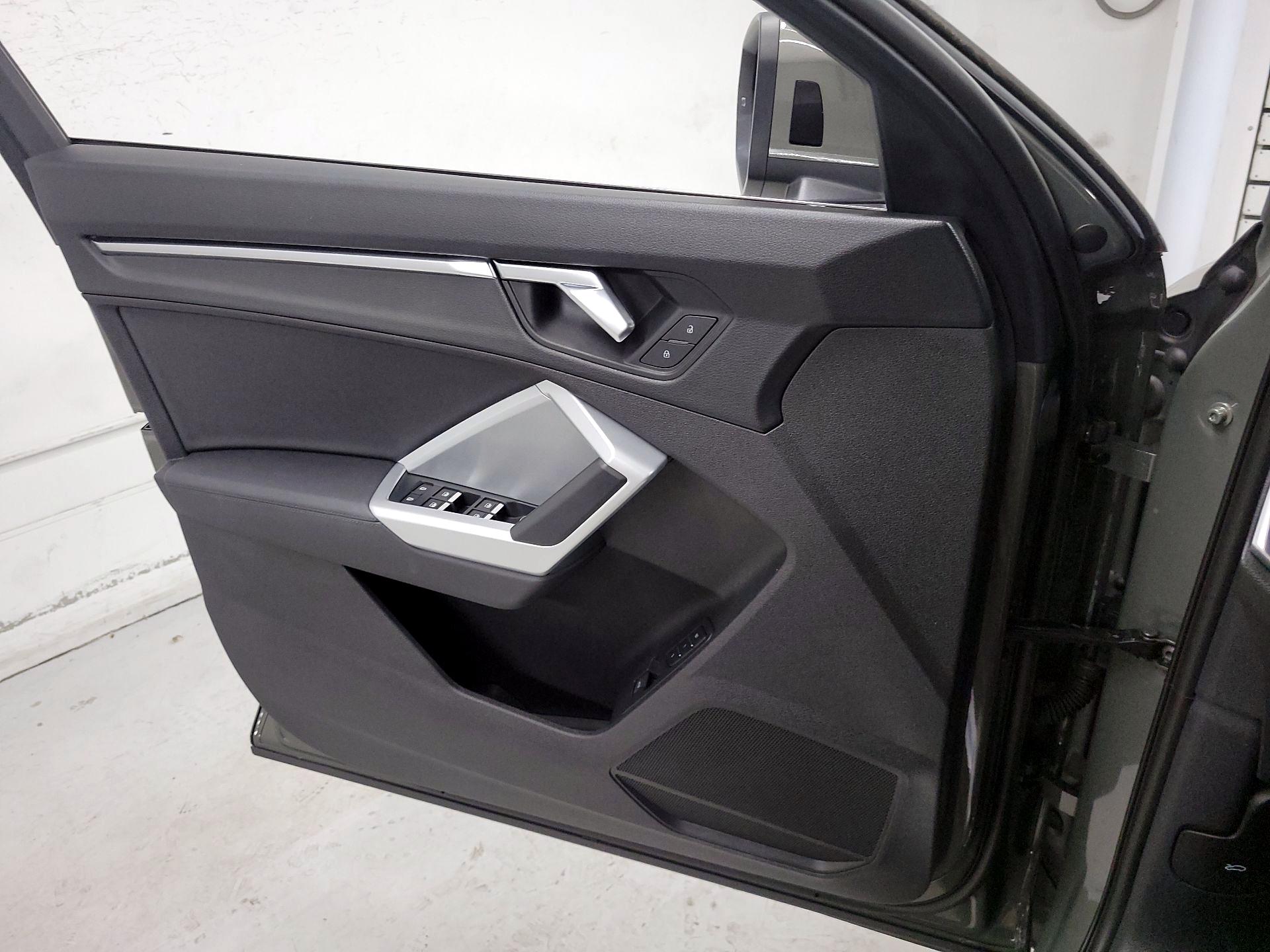 Thumbnail: 2022 Audi Q3 - 12