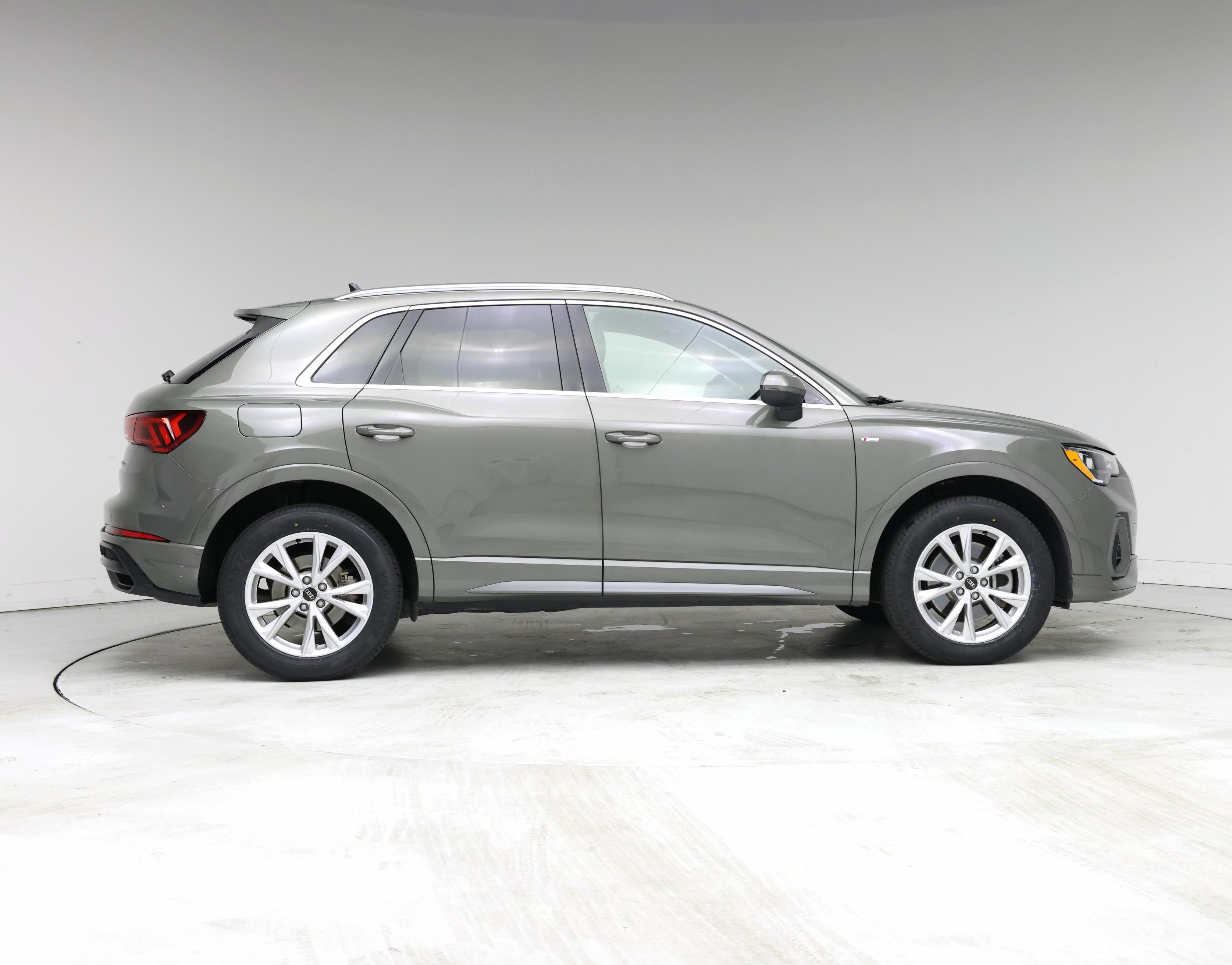 Thumbnail: 2022 Audi Q3 - 7